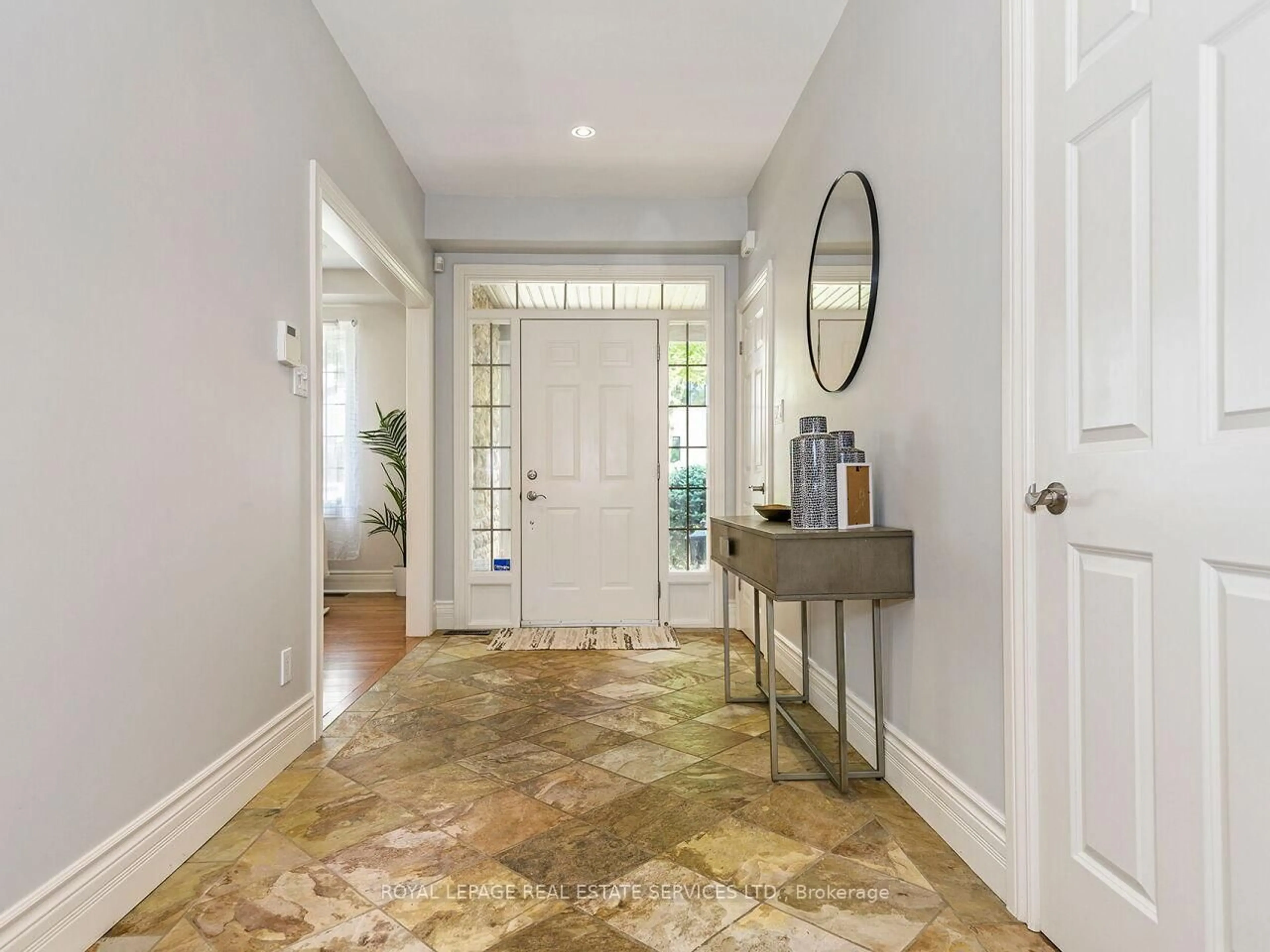 Indoor entryway for 37 Maydolph Rd, Toronto Ontario M9B 1V9