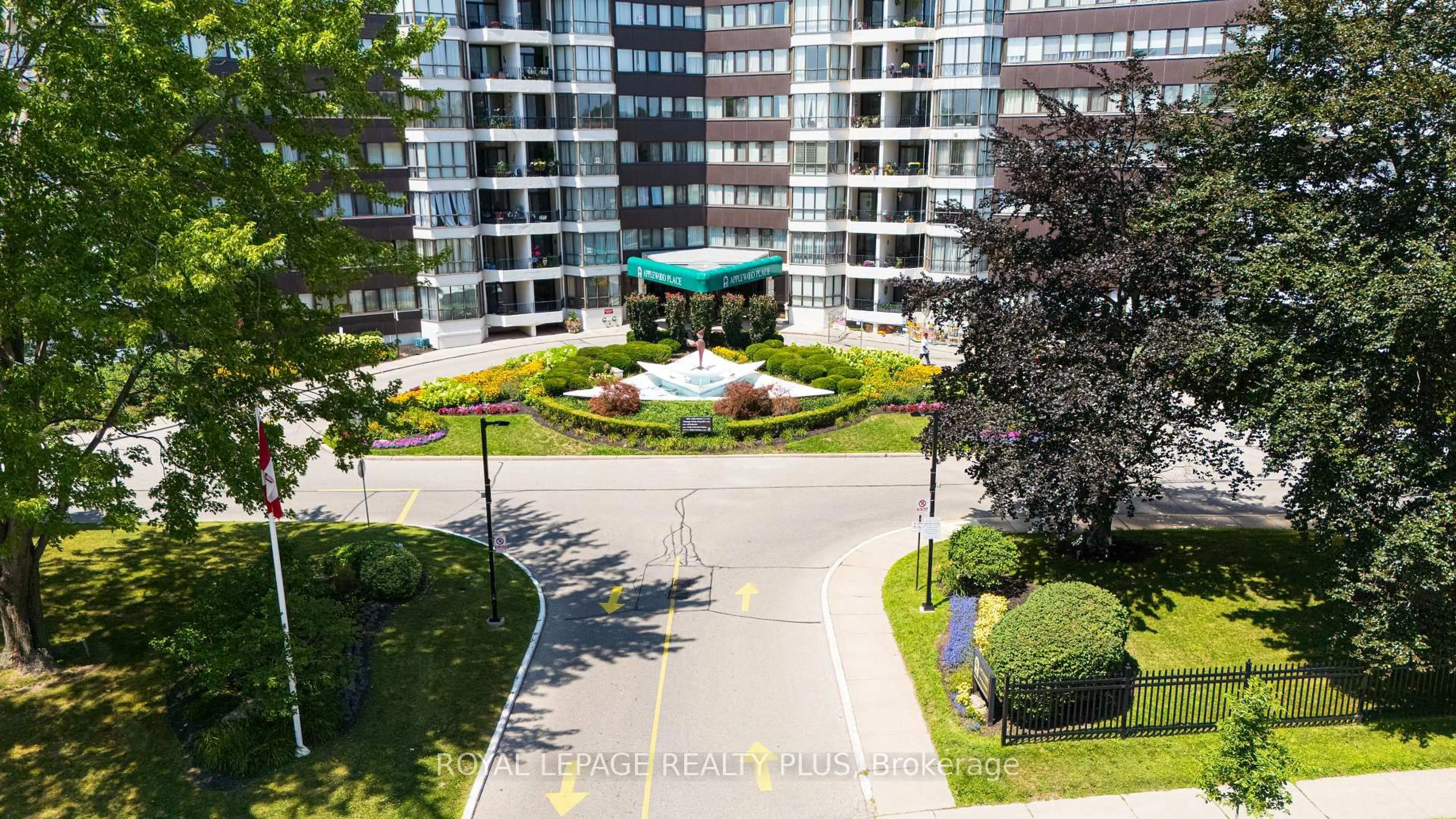 A pic from outside/outdoor area/front of a property/back of a property/a pic from drone, city buildings view from balcony for 1333 Bloor St #708, Mississauga Ontario L4Y 3T6
