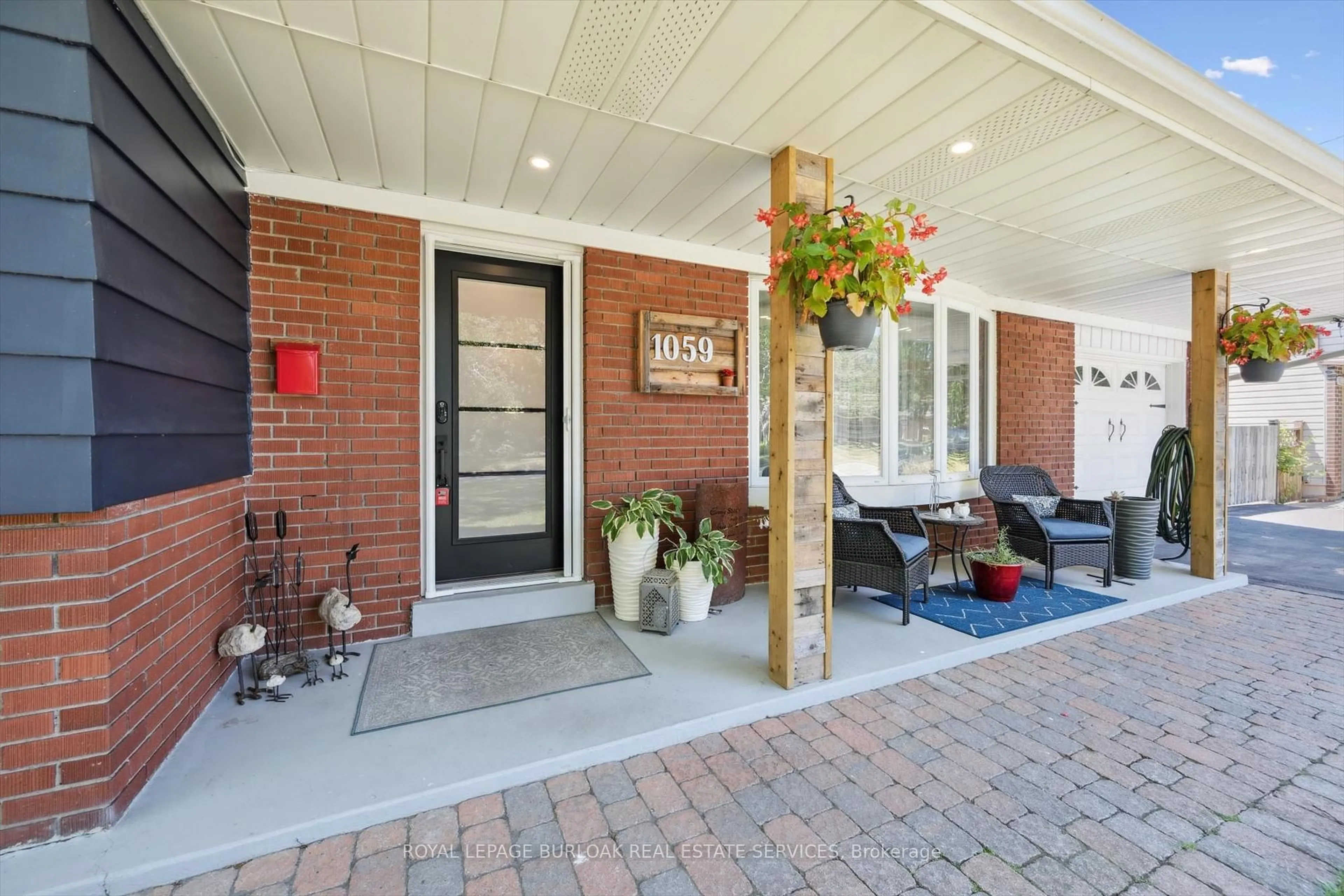Home with brick exterior material, street for 1059 Marley Cres, Burlington Ontario L7T 3S3