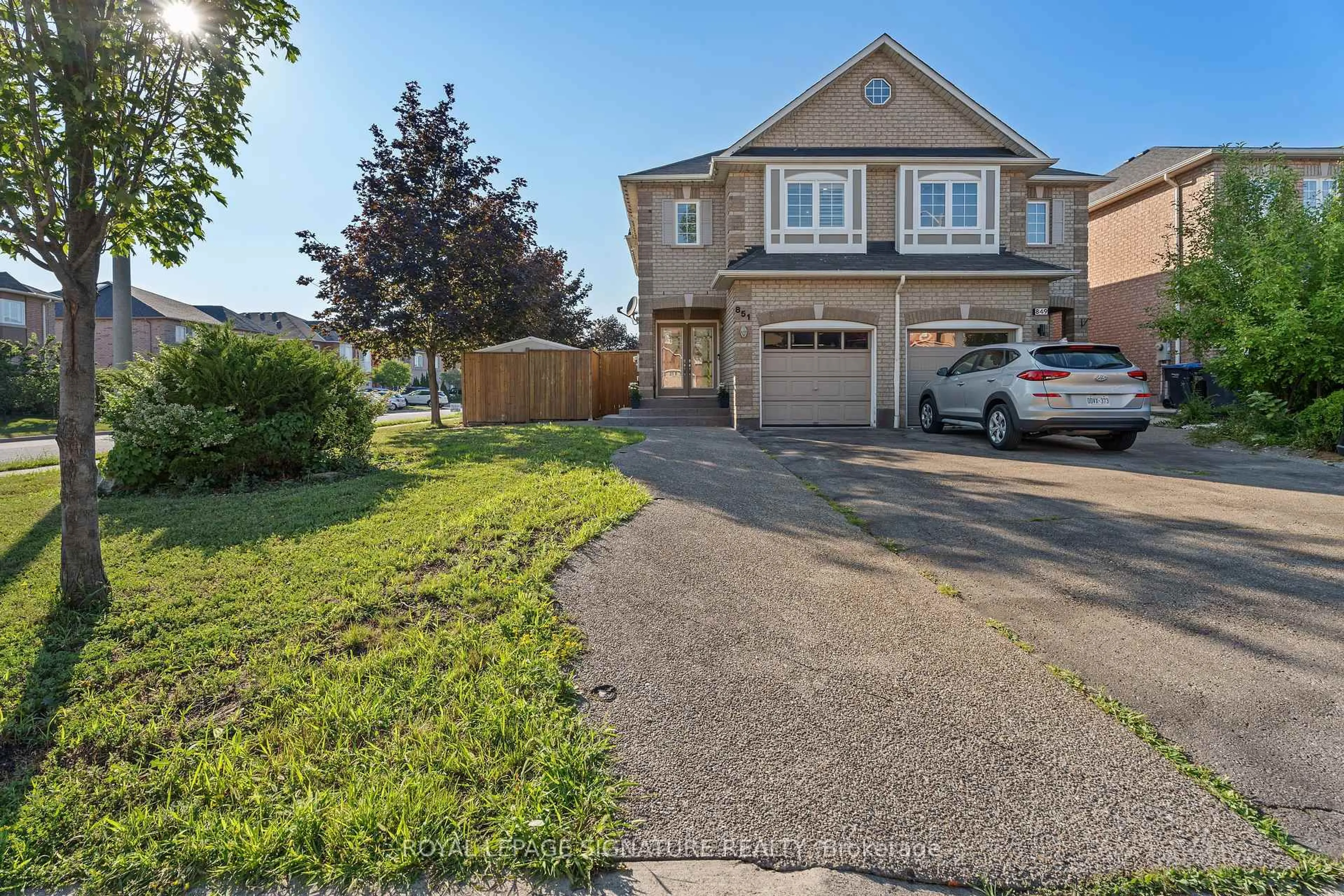 Unknown for 851 Genovese Pl, Mississauga Ontario L5V 3B1