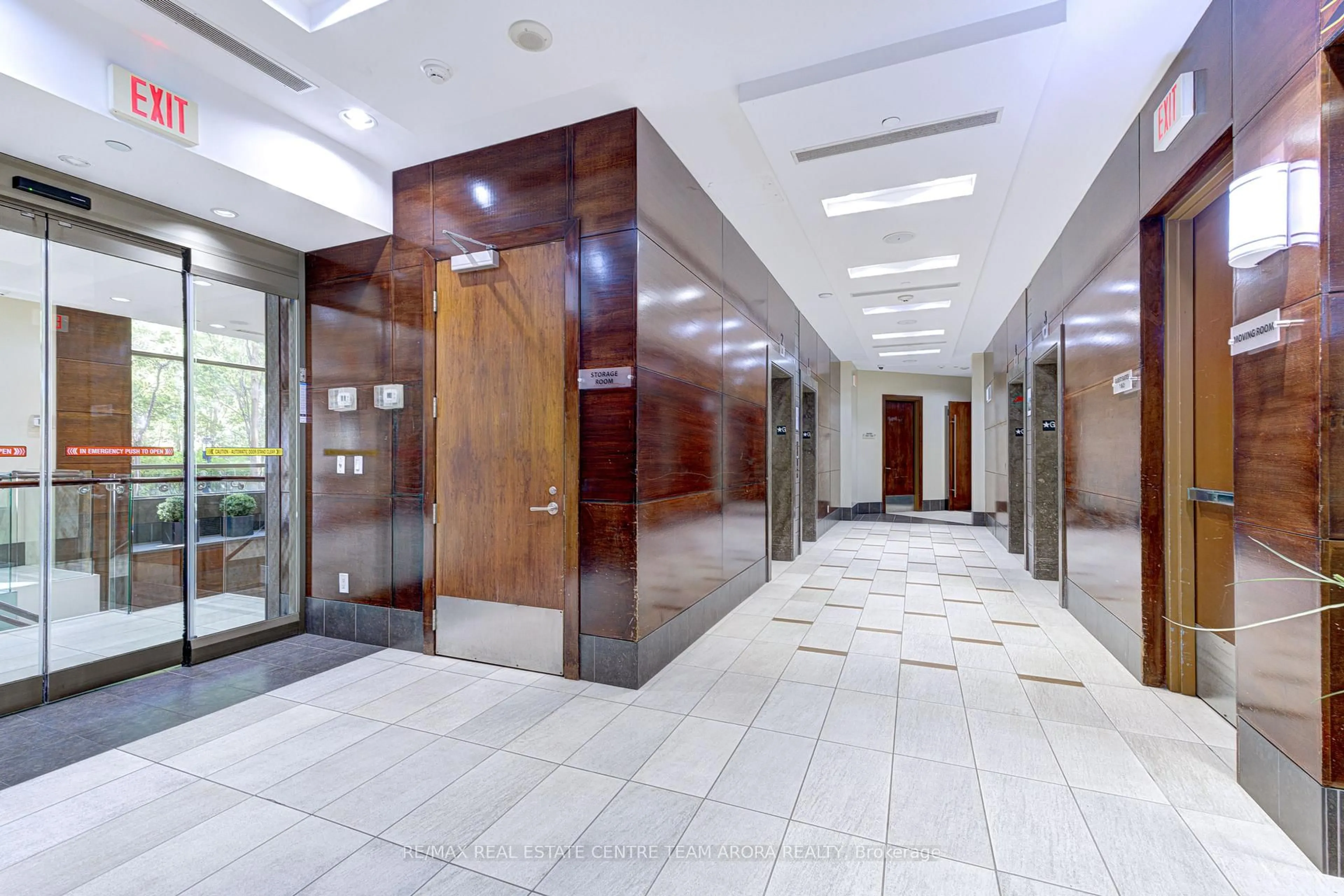 Indoor foyer for 310 Burnhamthorpe Rd #604, Mississauga Ontario L5B 4P9
