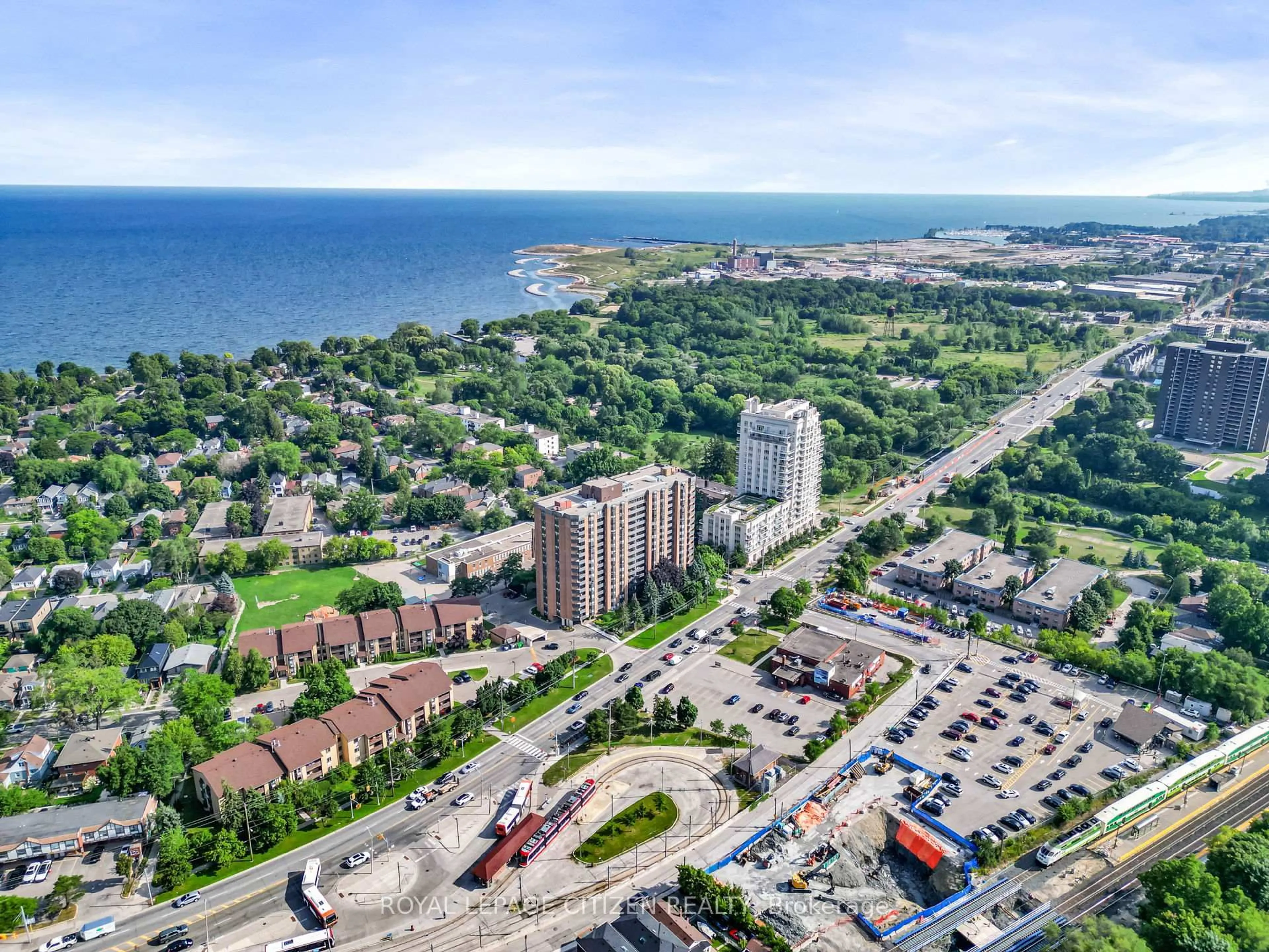 A pic from outside/outdoor area/front of a property/back of a property/a pic from drone, street for 3845 Lake Shore Blvd #710, Toronto Ontario M8W 4Y3