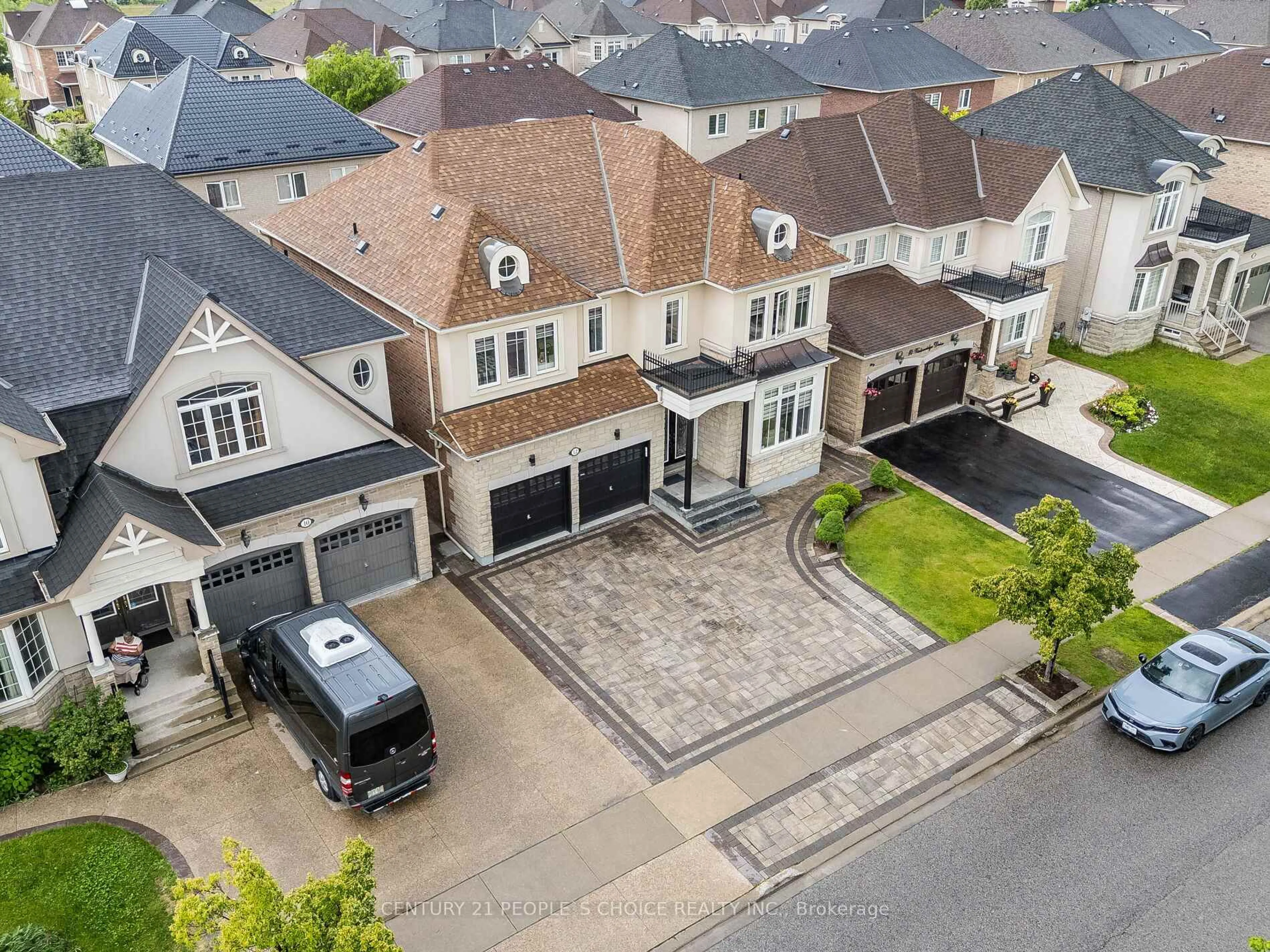 A pic from outside/outdoor area/front of a property/back of a property/a pic from drone, street for 12 Vintonridge Dr, Brampton Ontario L6P 2T6