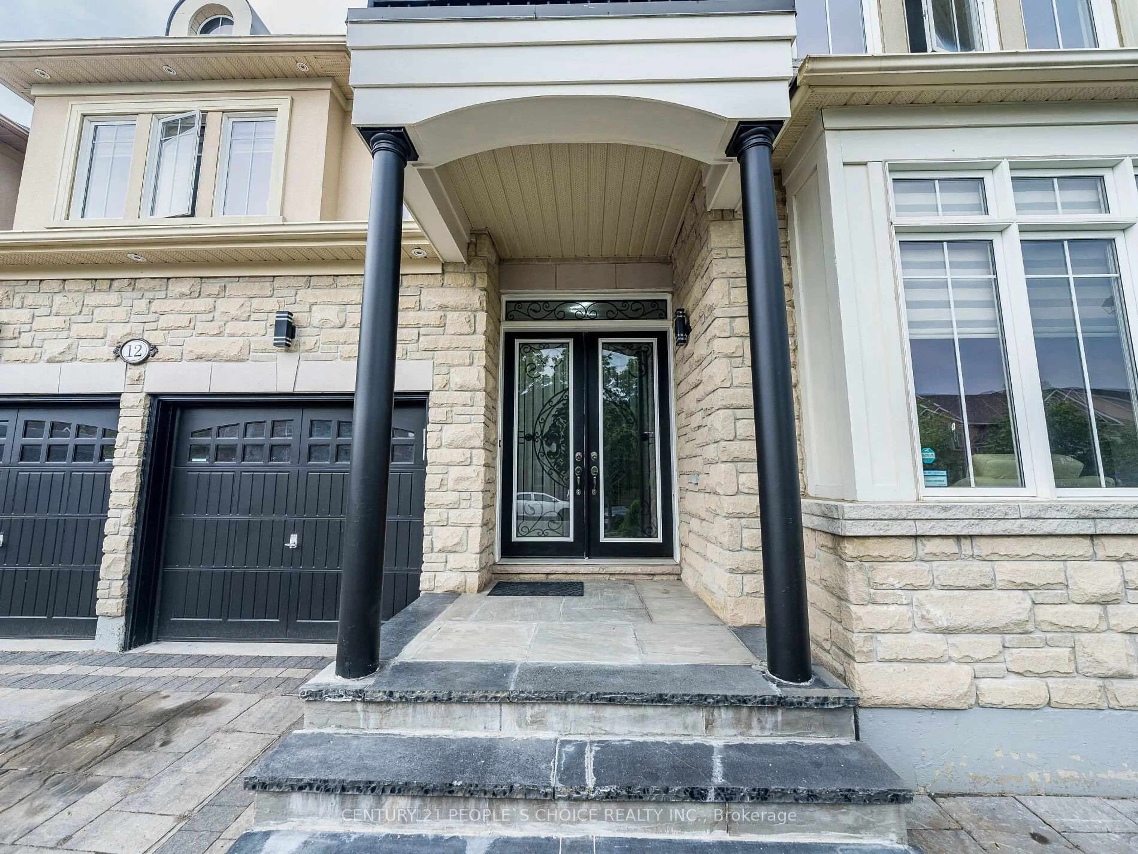 Indoor entryway for 12 Vintonridge Dr, Brampton Ontario L6P 2T6
