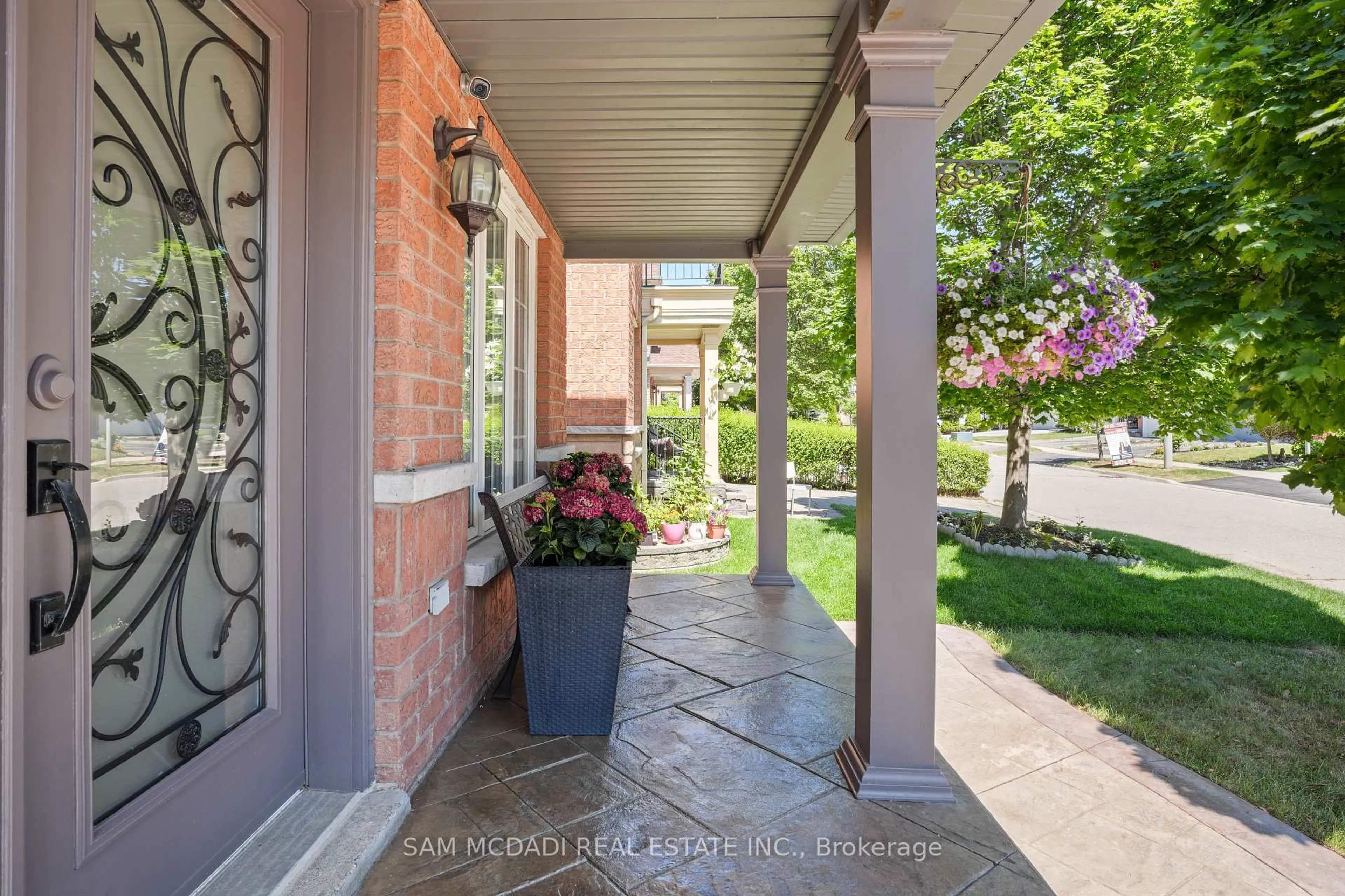 Unknown for 1541 Portsmouth Pl, Mississauga Ontario L5M 7W1