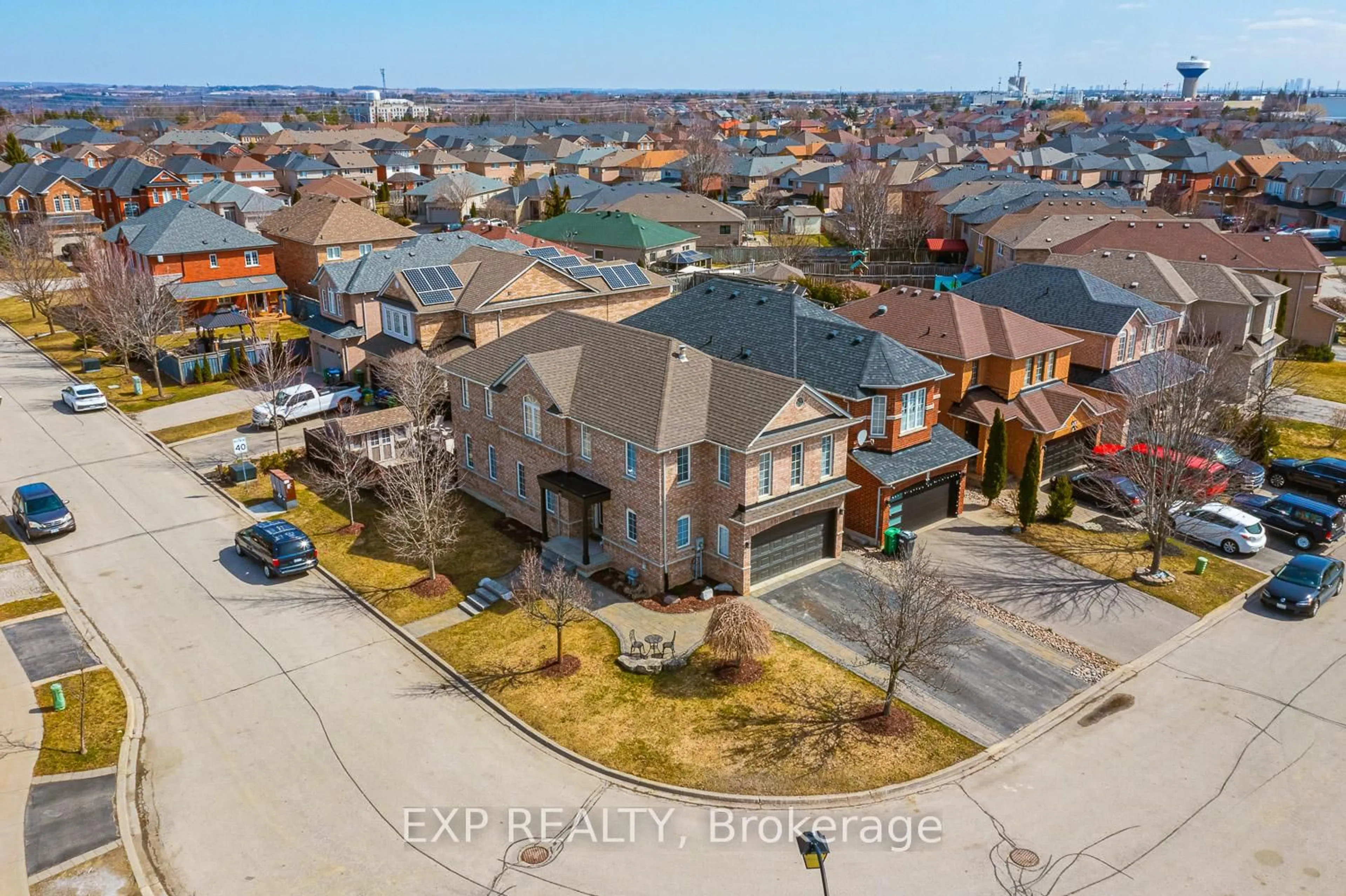 A pic from outside/outdoor area/front of a property/back of a property/a pic from drone, street for 46 Emily Carr Cres, Caledon Ontario L7E 2K9