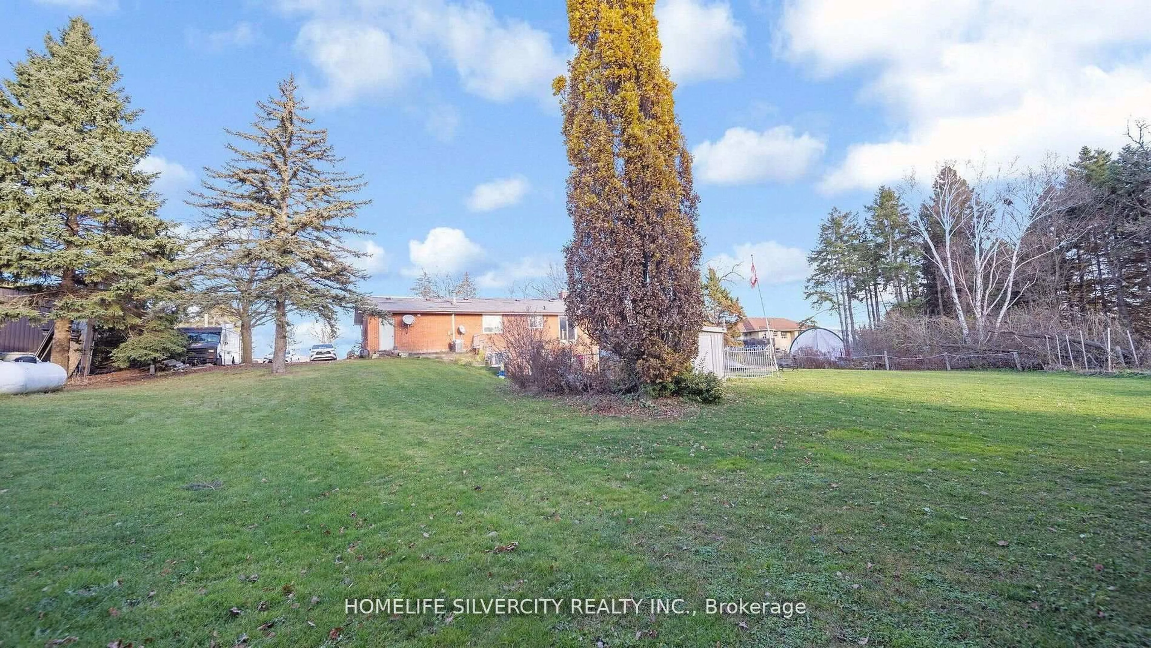 A pic from outside/outdoor area/front of a property/back of a property/a pic from drone, unknown for 14208 Torbram Rd, Caledon Ontario L7C 2T1