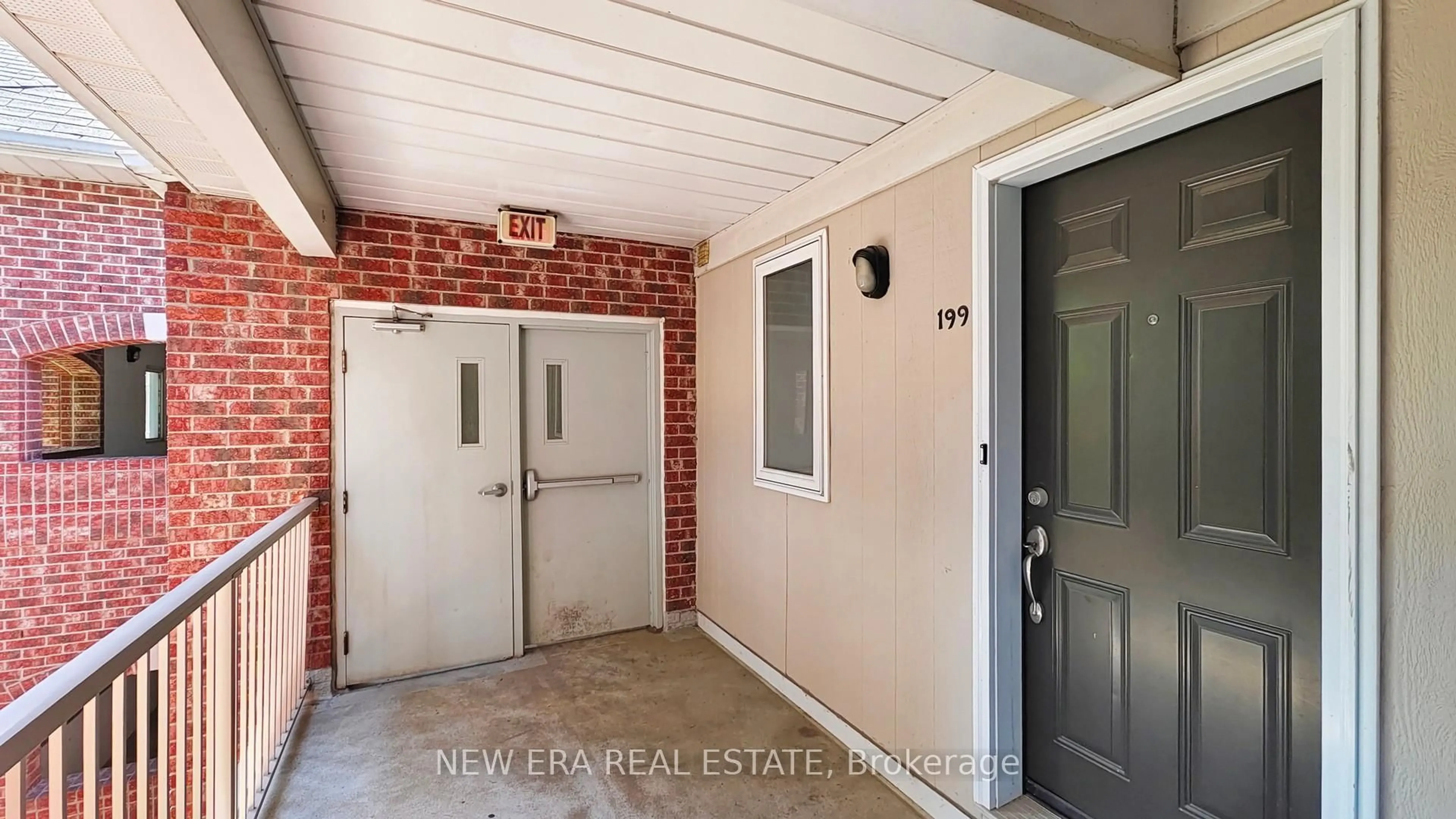 Indoor entryway for 75 Bristol Rd #199, Mississauga Ontario L4Z 3P2