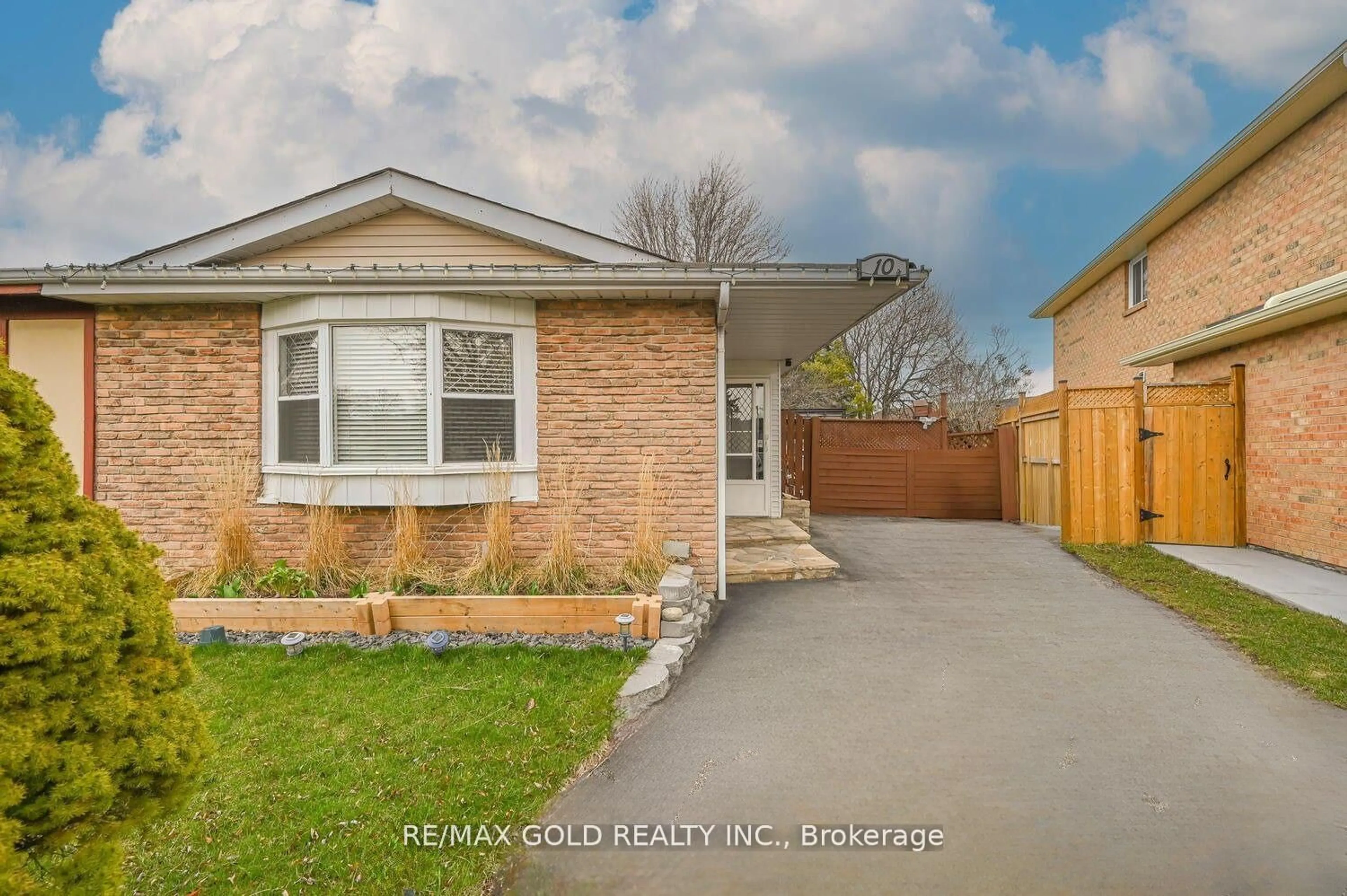 Home with brick exterior material, street for 10 Cupola Crt, Brampton Ontario L6V 2R5