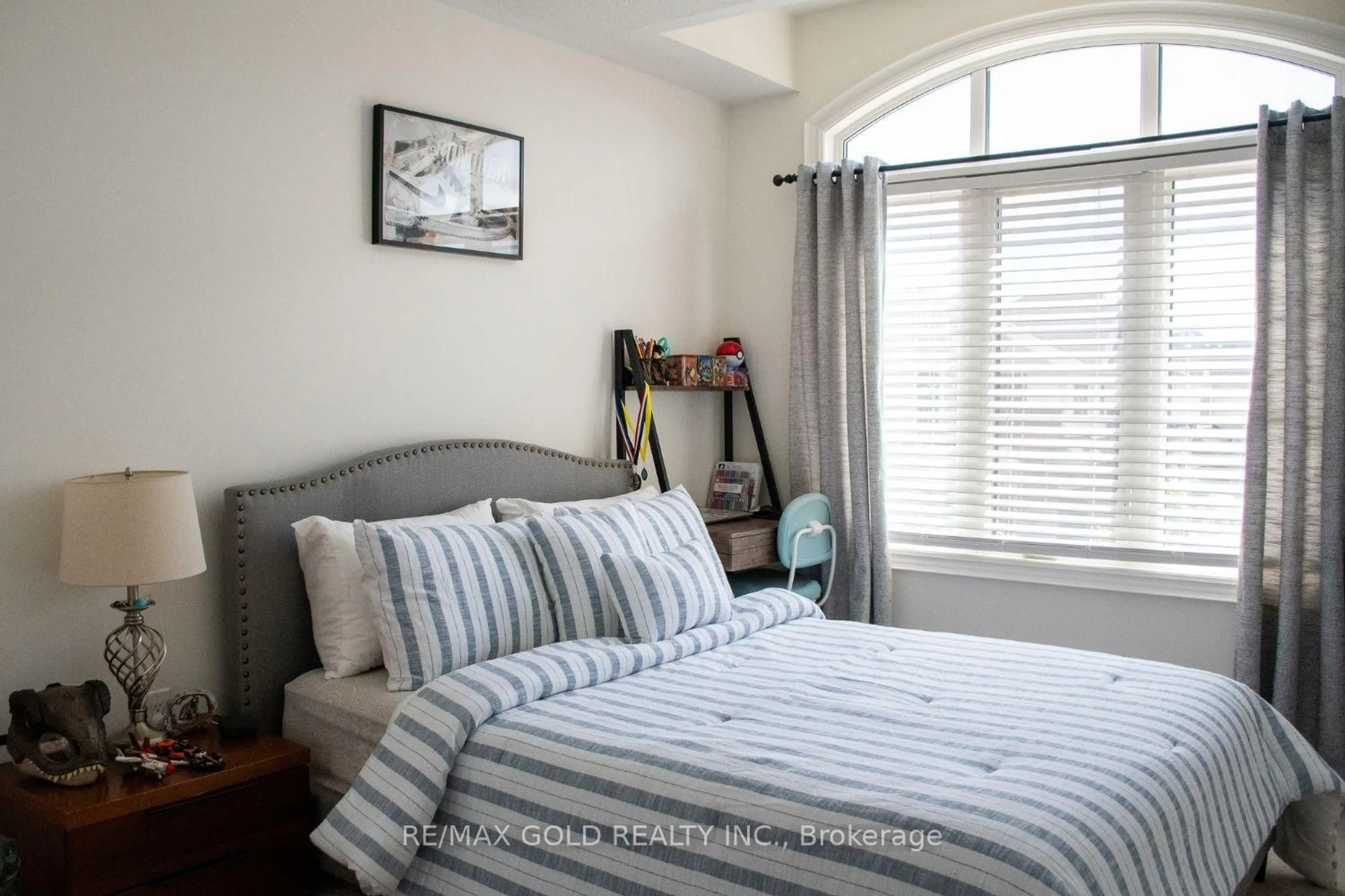 Bedroom with bed, unknown for 469 Izumi Gate, Milton Ontario L9E 1J7