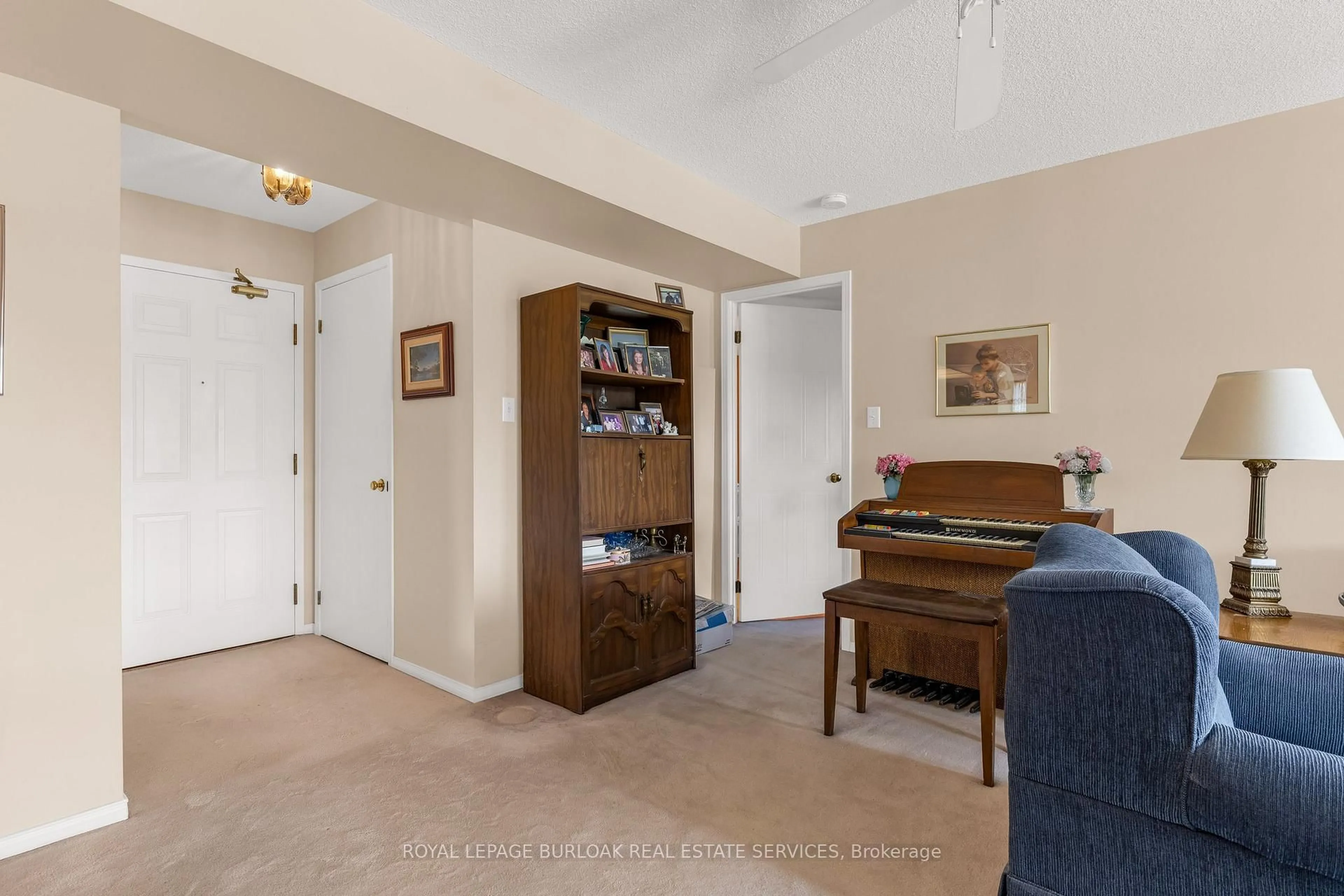 Unknown for 5070 Pinedale Ave #207, Burlington Ontario L7L 5V6