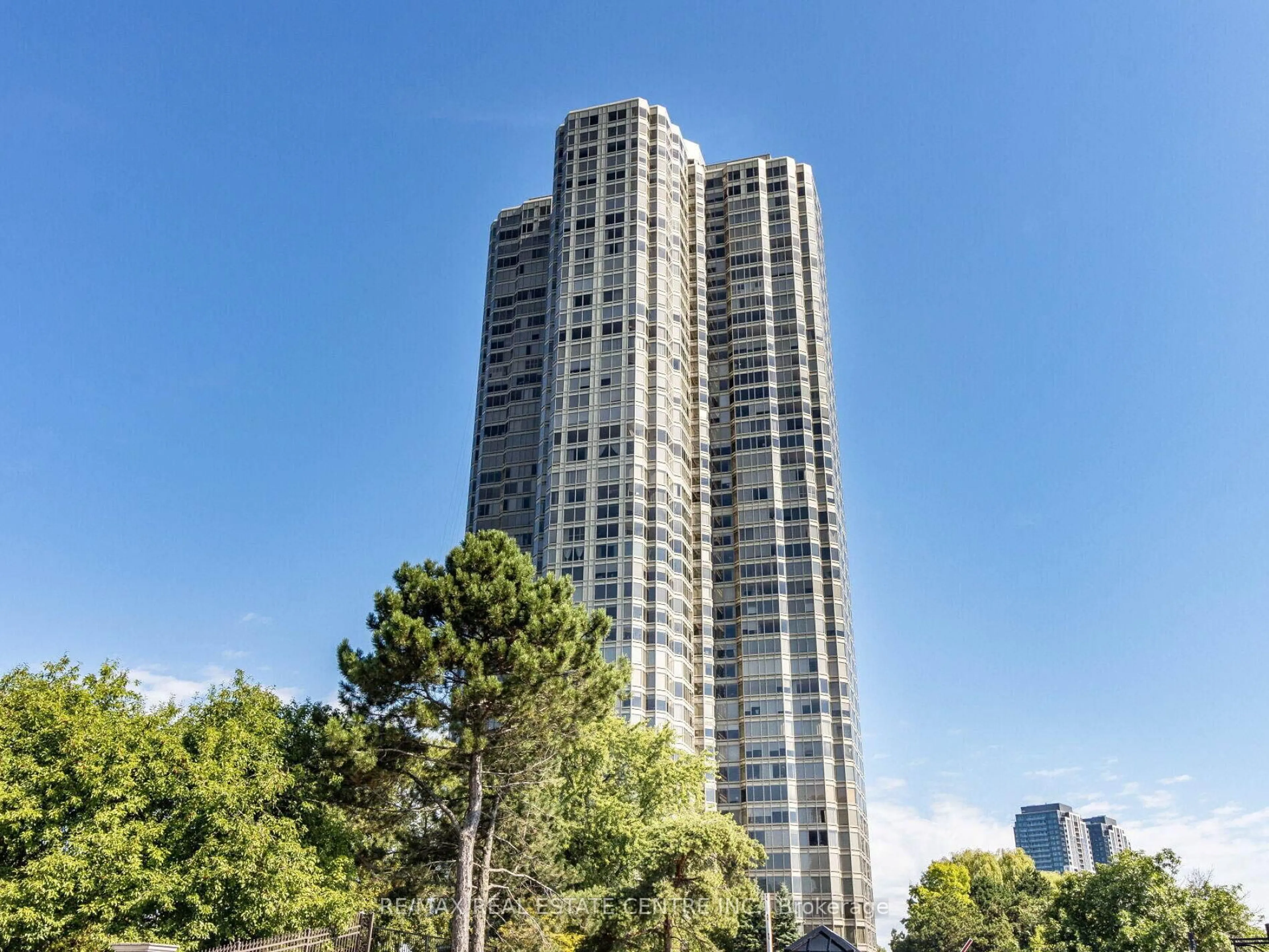 A pic from outside/outdoor area/front of a property/back of a property/a pic from drone, city buildings view from balcony for 1 Palace Pier Crt #2407, Toronto Ontario M8V 3W9