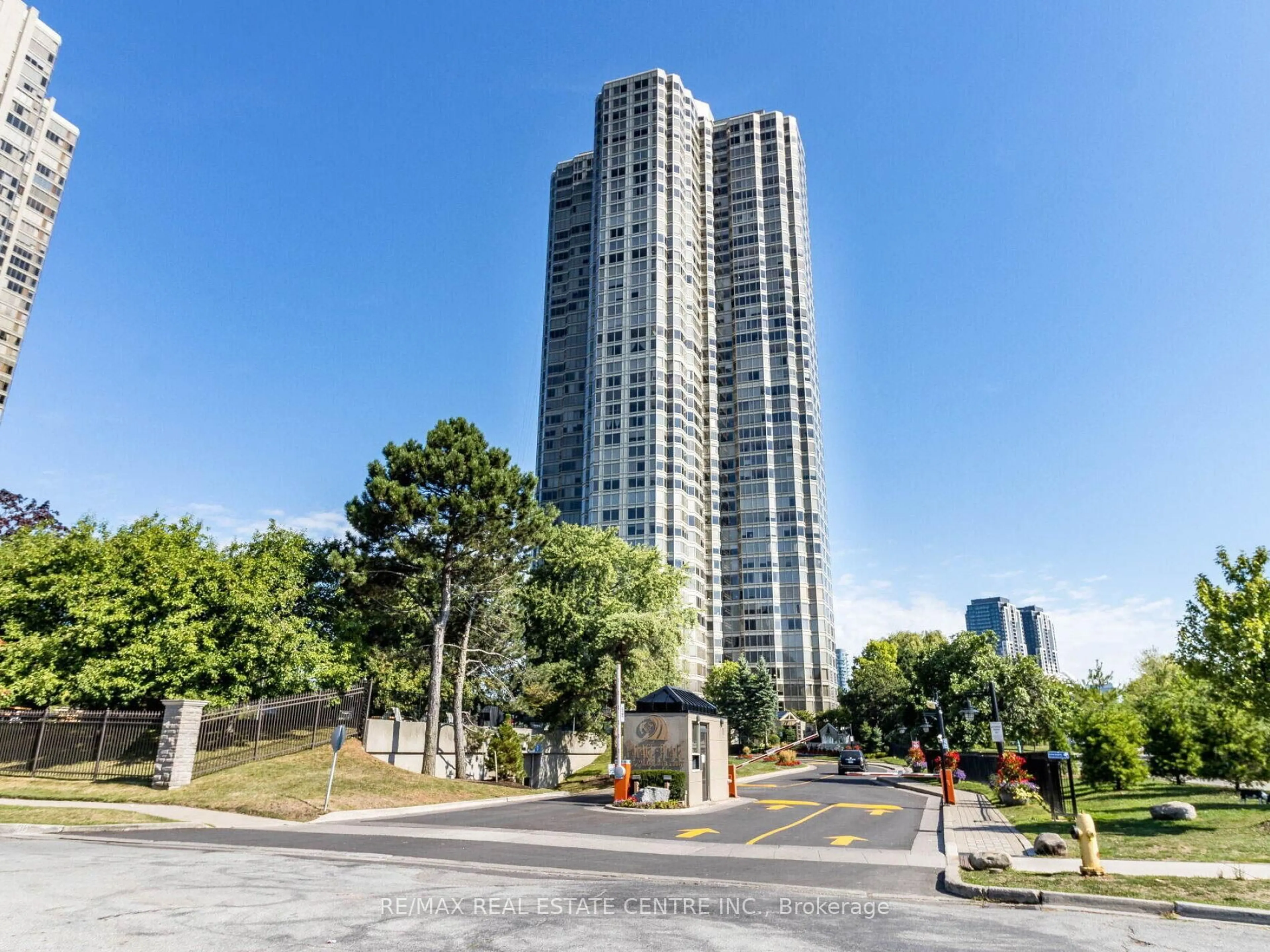 A pic from outside/outdoor area/front of a property/back of a property/a pic from drone, city buildings view from balcony for 1 Palace Pier Crt #2407, Toronto Ontario M8V 3W9