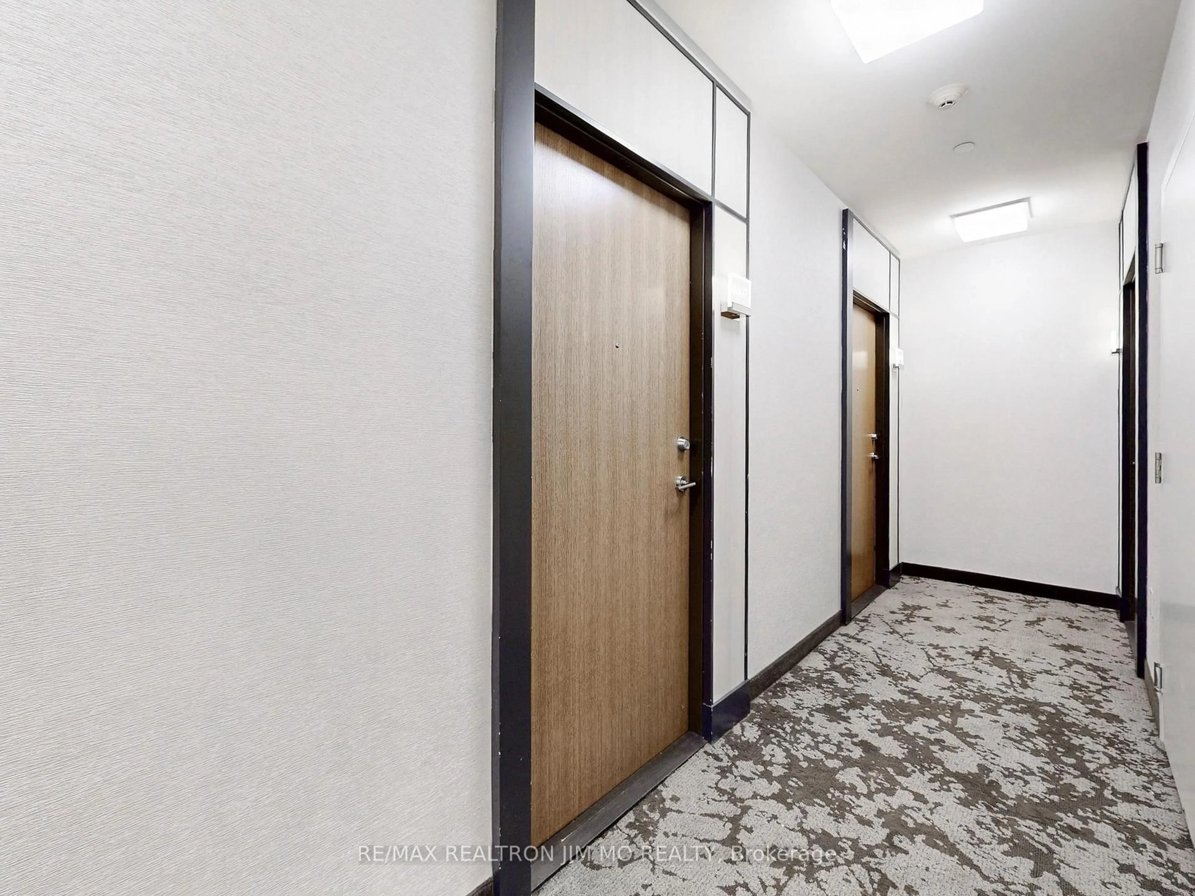 Indoor foyer for 20 Shore Breeze Dr #4607, Toronto Ontario M8V 0C7
