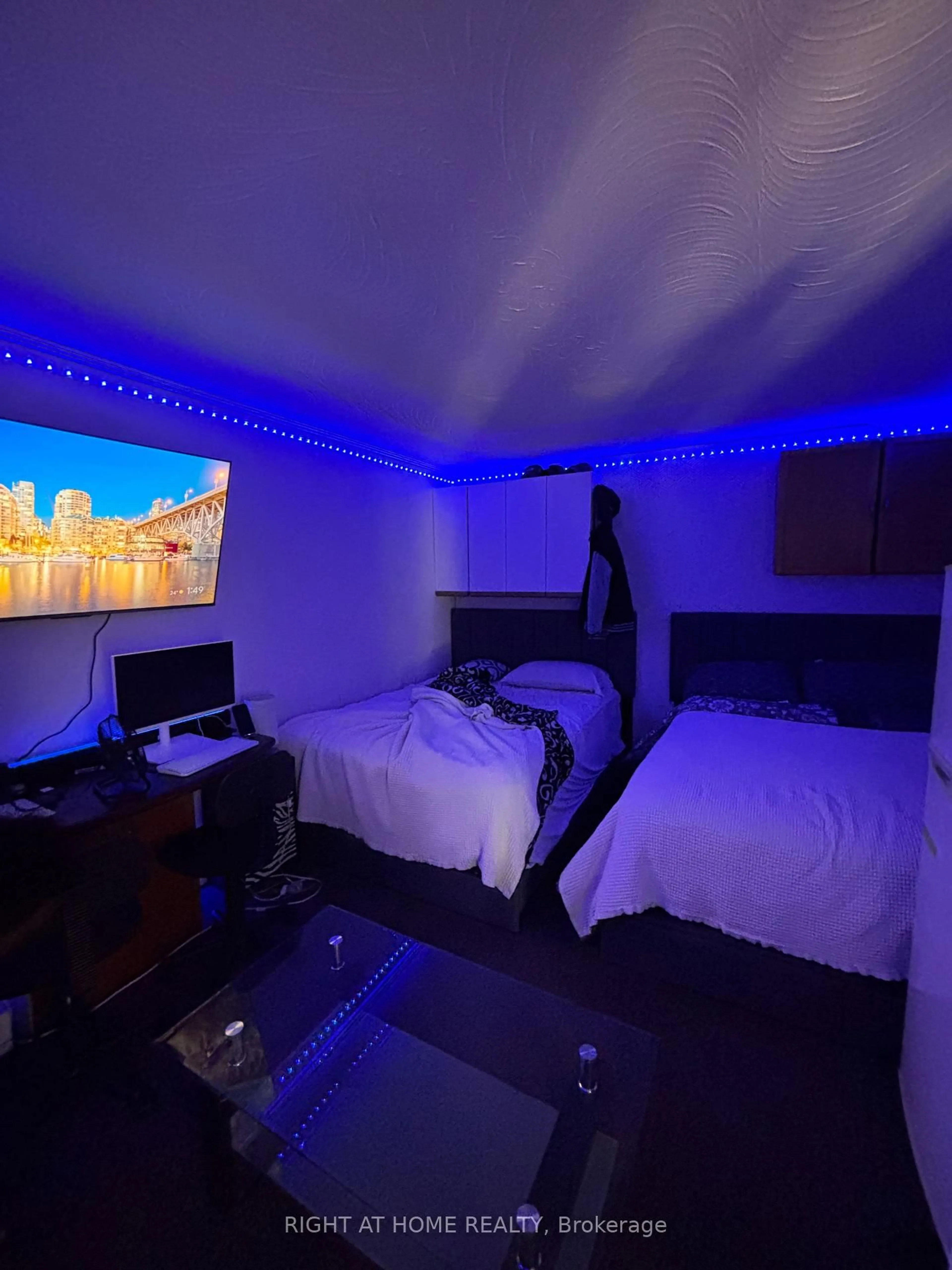 A pic of a room for 8 Thistle Down Blvd, Toronto Ontario M9V 1H8