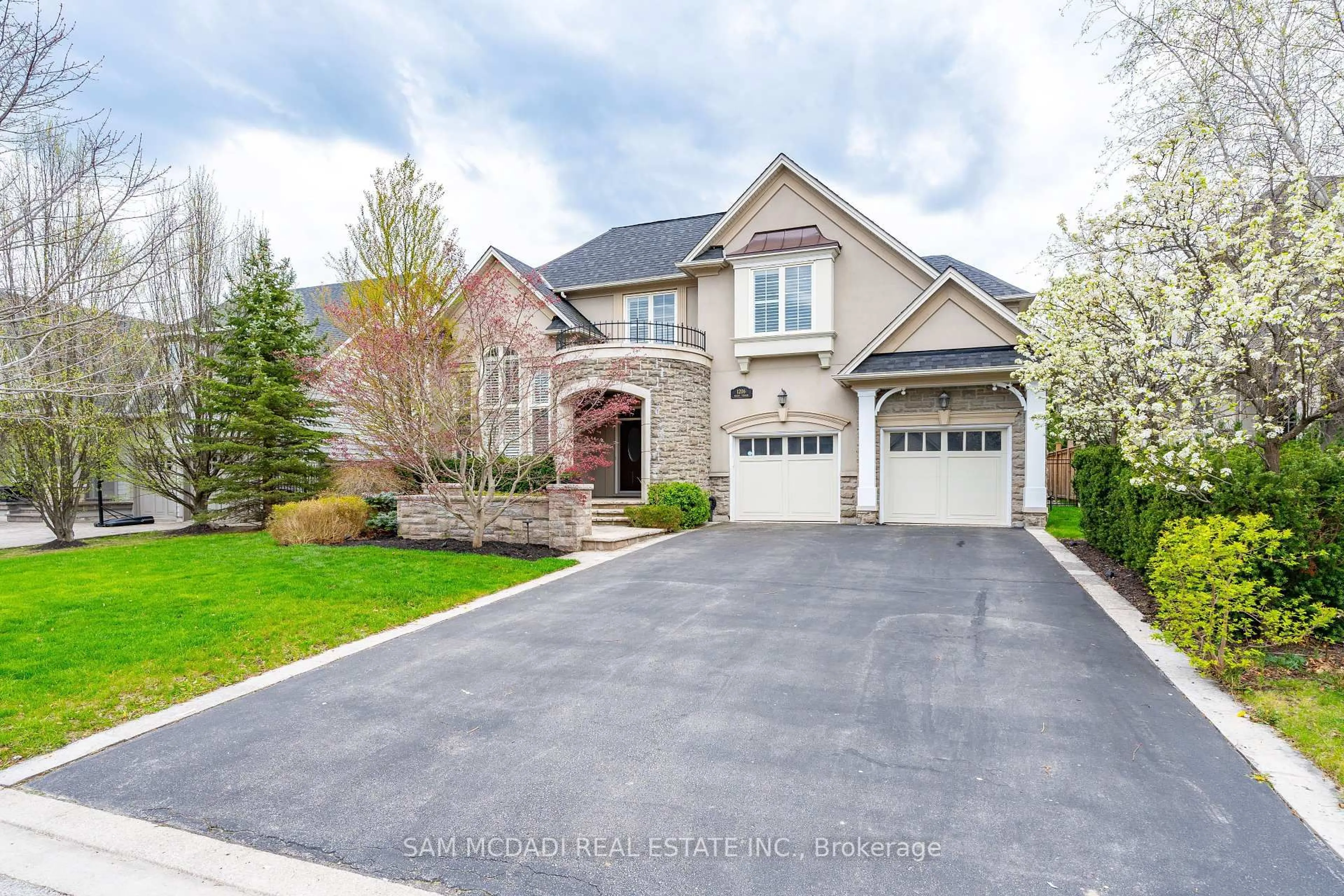 Home with brick exterior material, street for 1206 Mount Vernon St, Mississauga Ontario L5H 4M3
