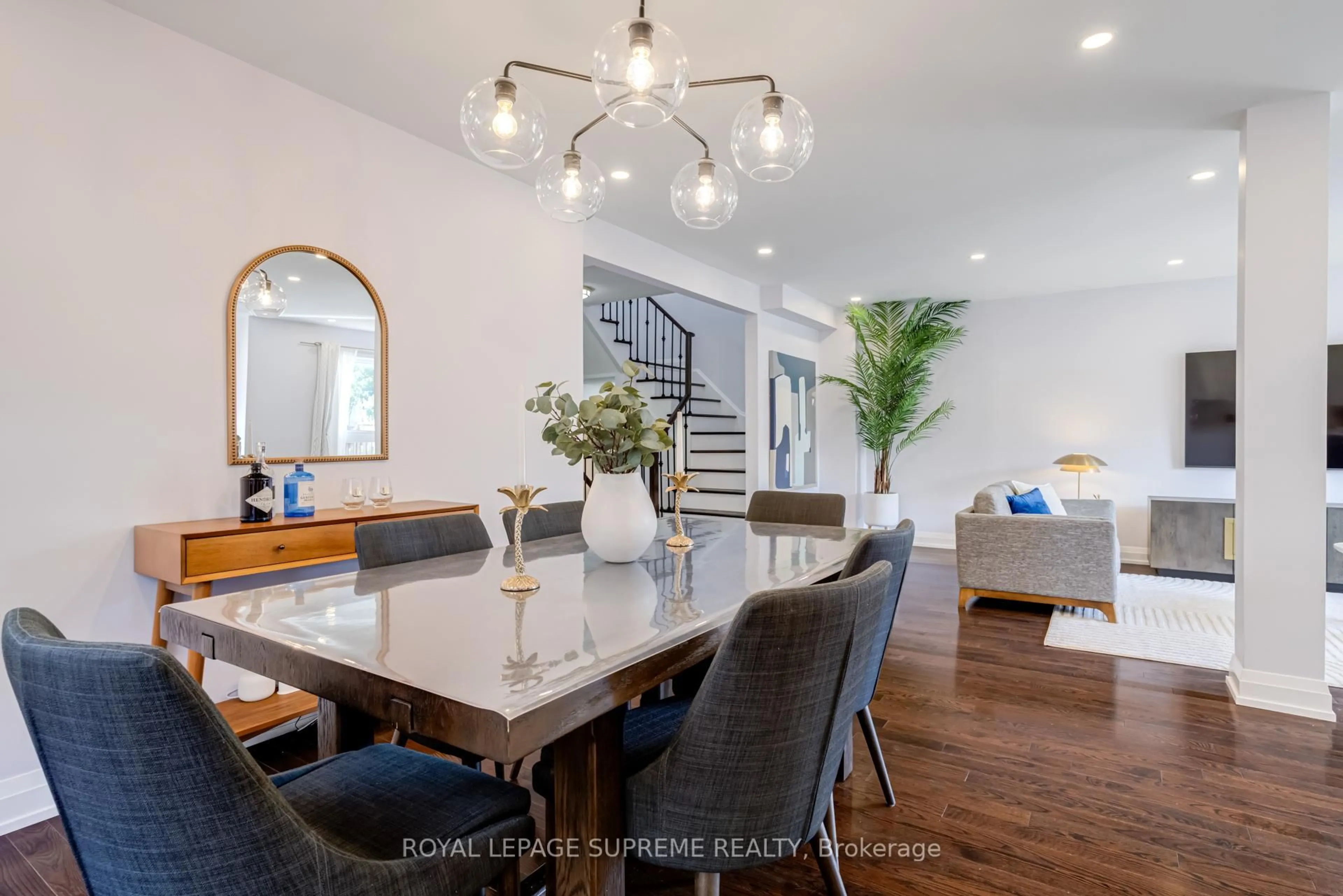 Dining room, unknown for 1663 Casablanca Circ, Mississauga Ontario L5N 8G2