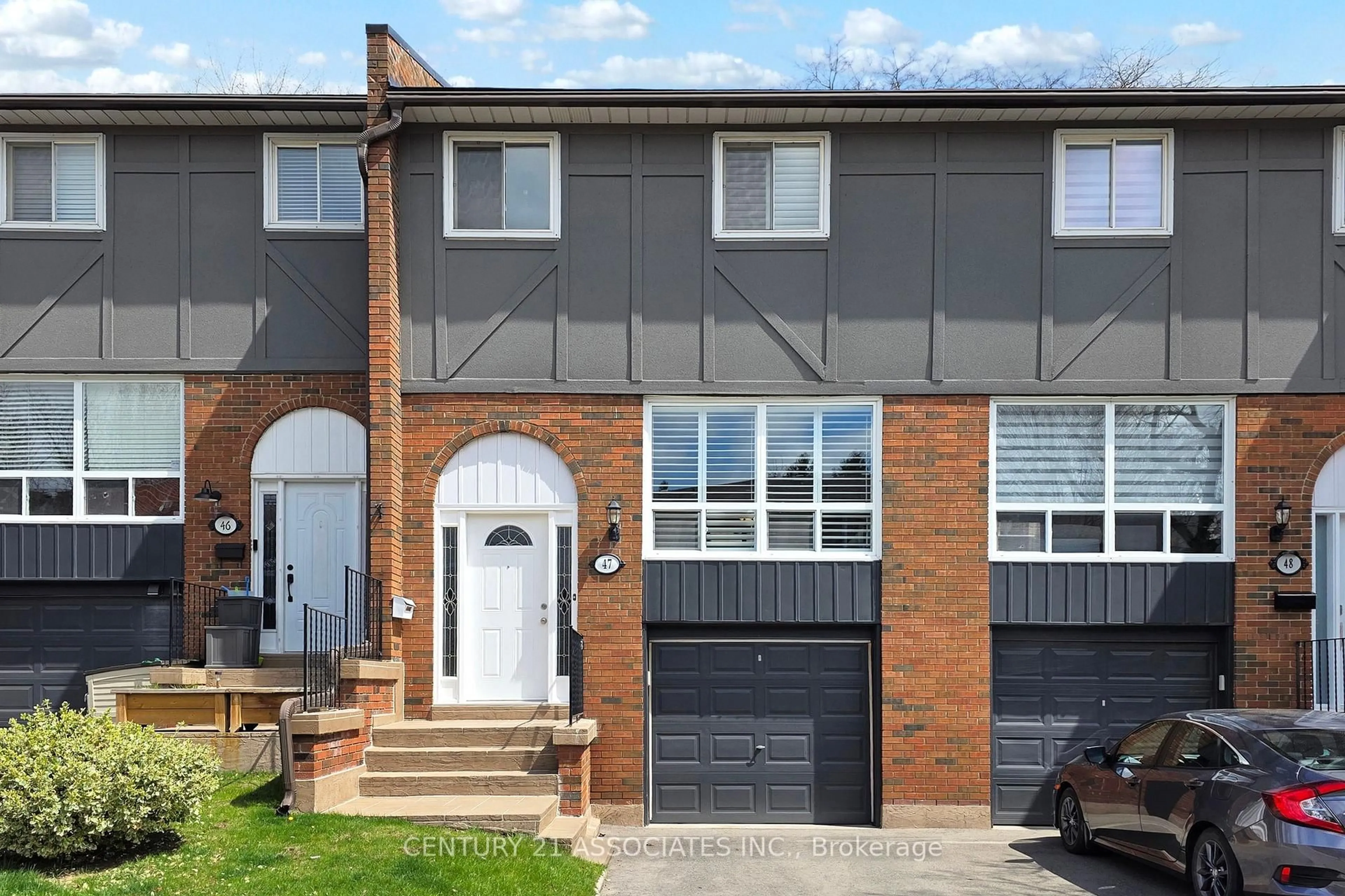 Home with brick exterior material, street for 1616 Haig Blvd #47, Mississauga Ontario L5E 3C9