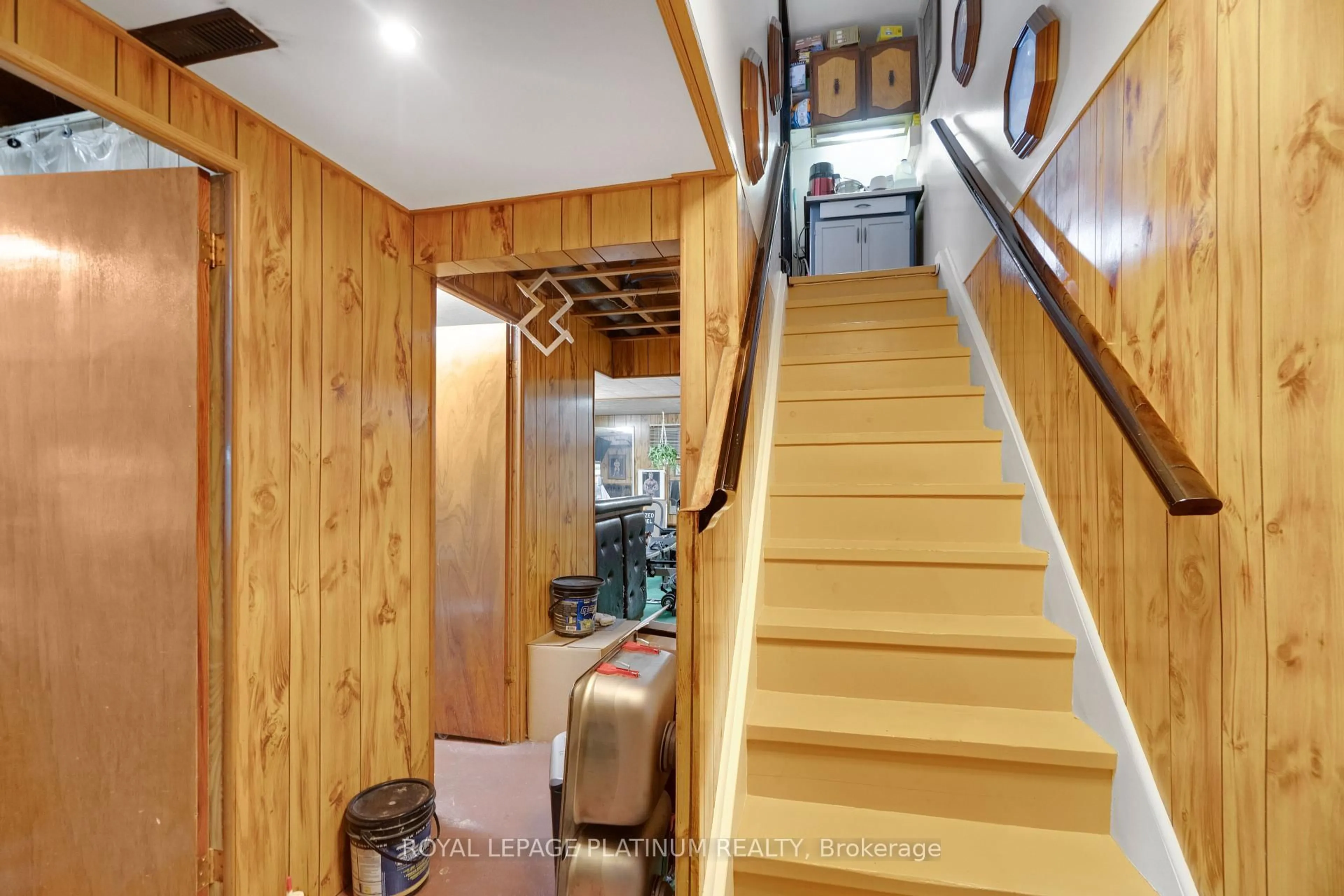 Indoor foyer for 246 John Garland Blvd #48, Toronto Ontario M9V 1N8
