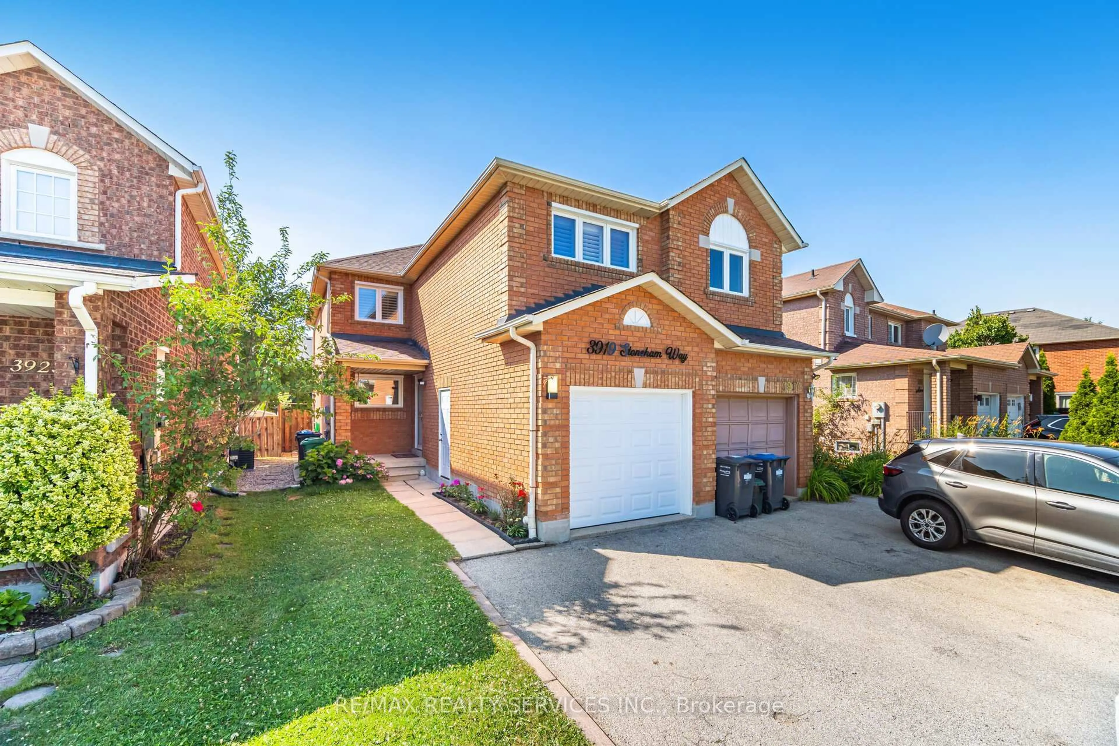 Home with brick exterior material, street for 3919 Stoneham Way, Mississauga Ontario L5N 6Y6