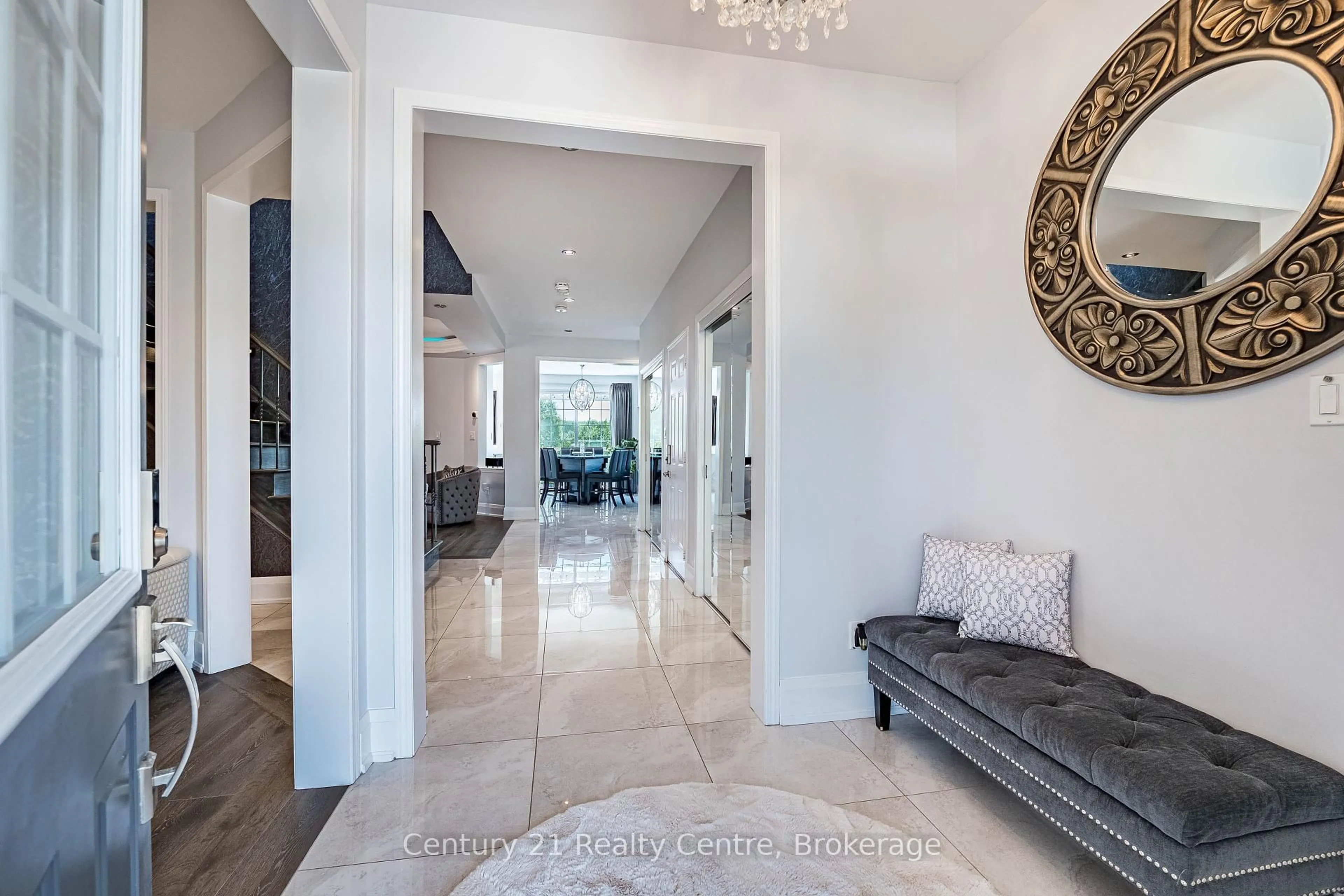 Indoor entryway for 26 Catchfly Cres, Brampton Ontario L6P 2H8