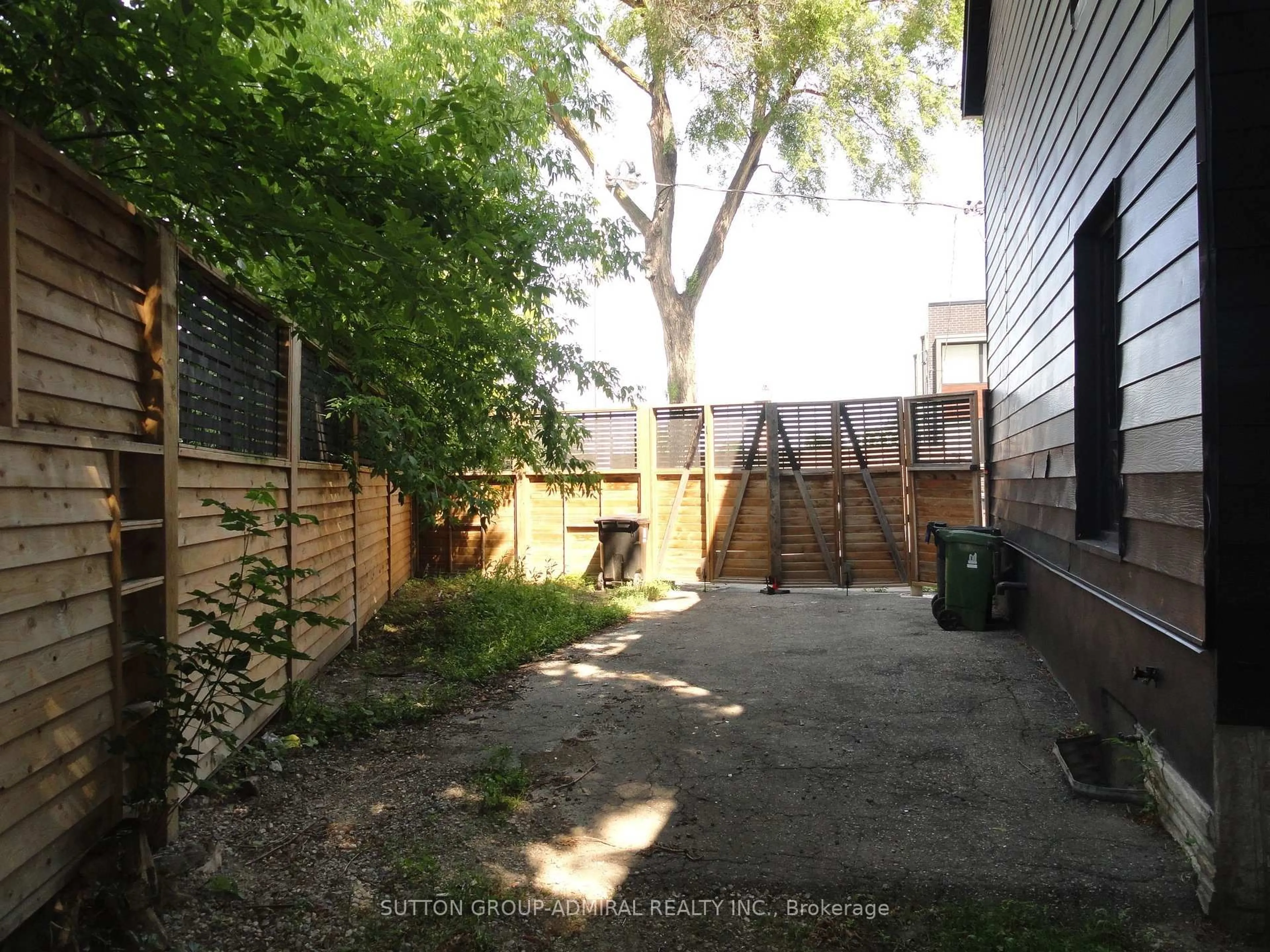 Patio, street for 47 Lindner St, Toronto Ontario M6N 1B3