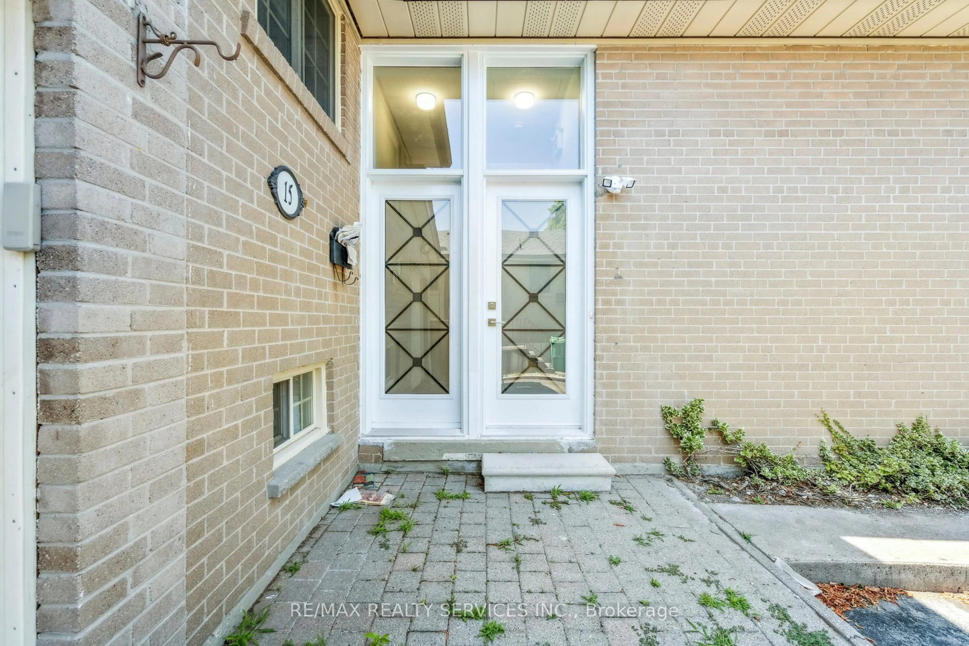 Unknown for 15 Mcclure Ave, Brampton Ontario L6X 2E2