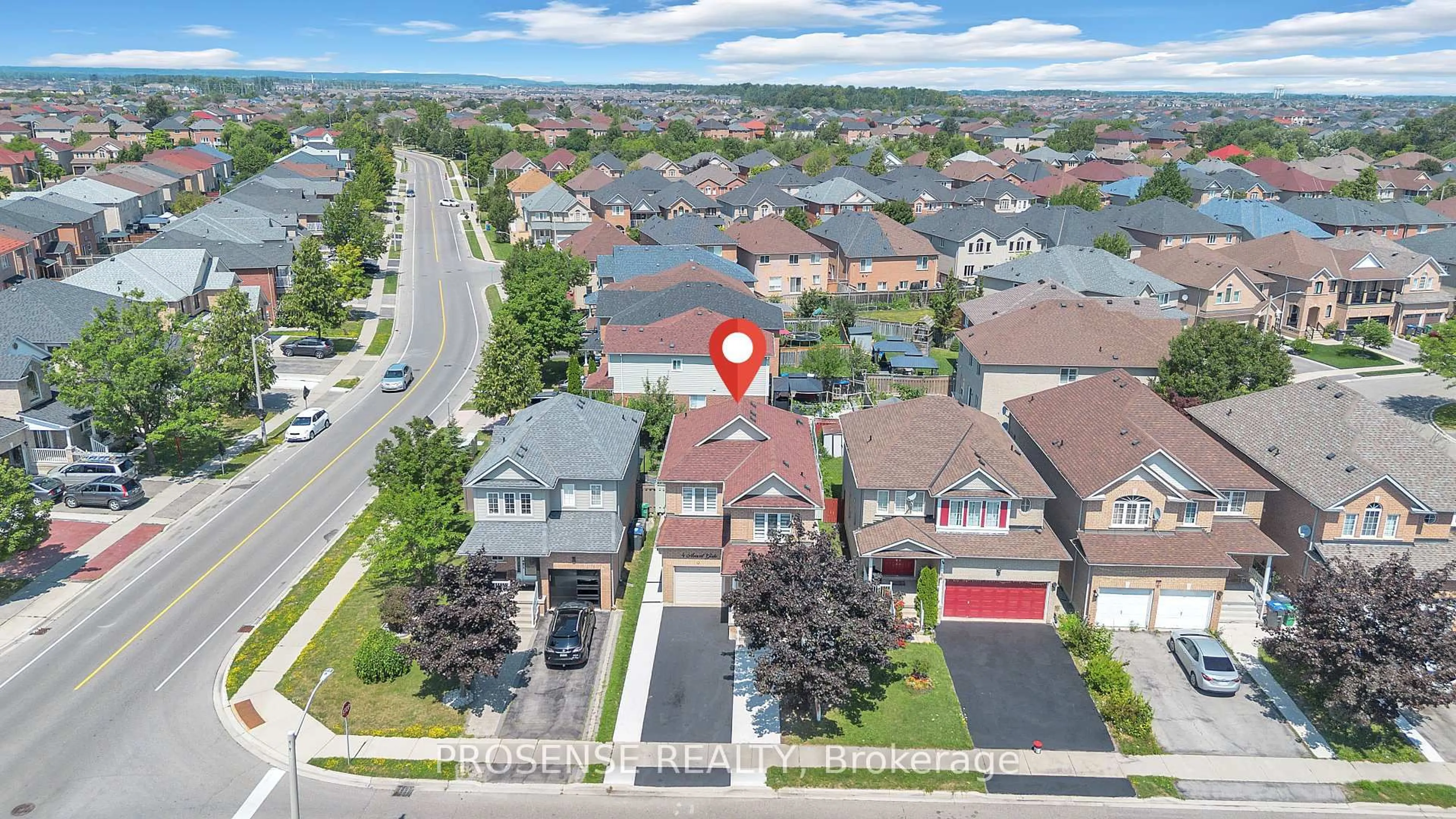 A pic from outside/outdoor area/front of a property/back of a property/a pic from drone, street for 4 Avocet Gate, Brampton Ontario L7A 2W7