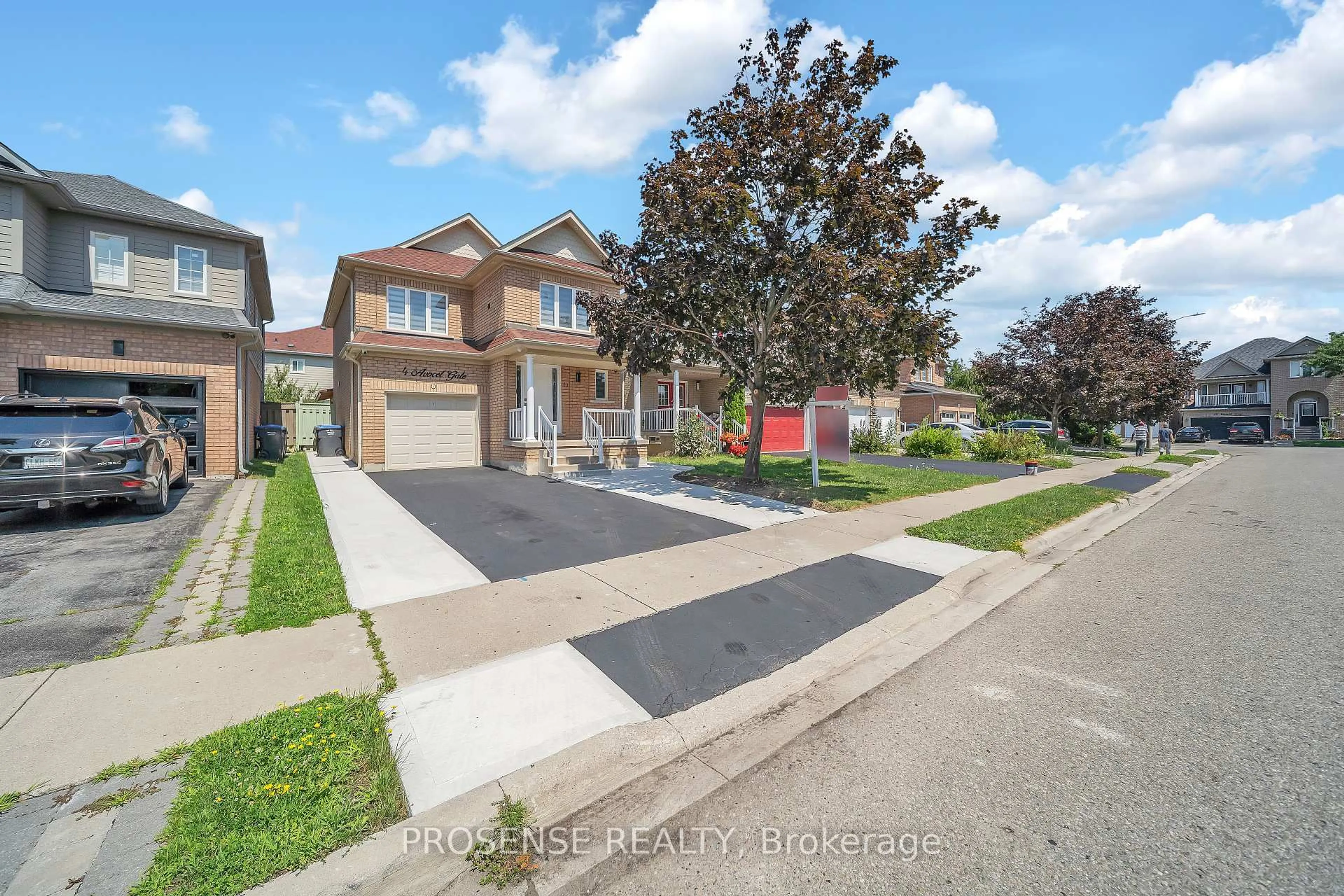 A pic from outside/outdoor area/front of a property/back of a property/a pic from drone, street for 4 Avocet Gate, Brampton Ontario L7A 2W7
