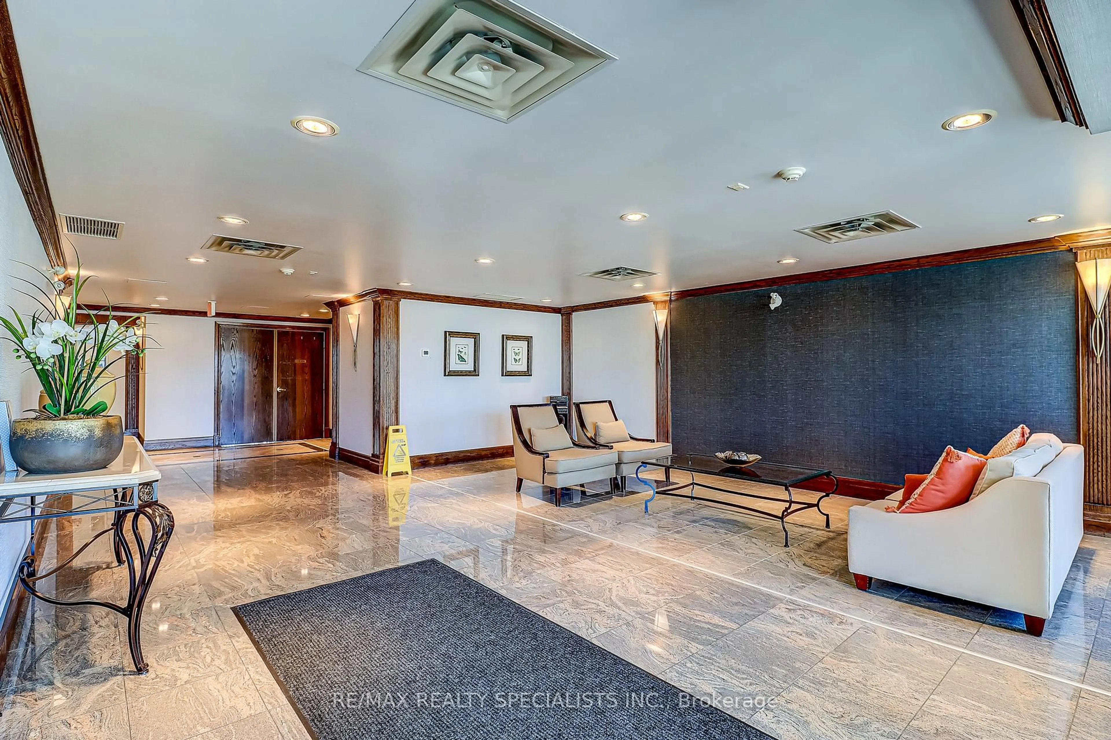 Lobby for 55 Via Rosedale #201, Brampton Ontario L6R 0V1