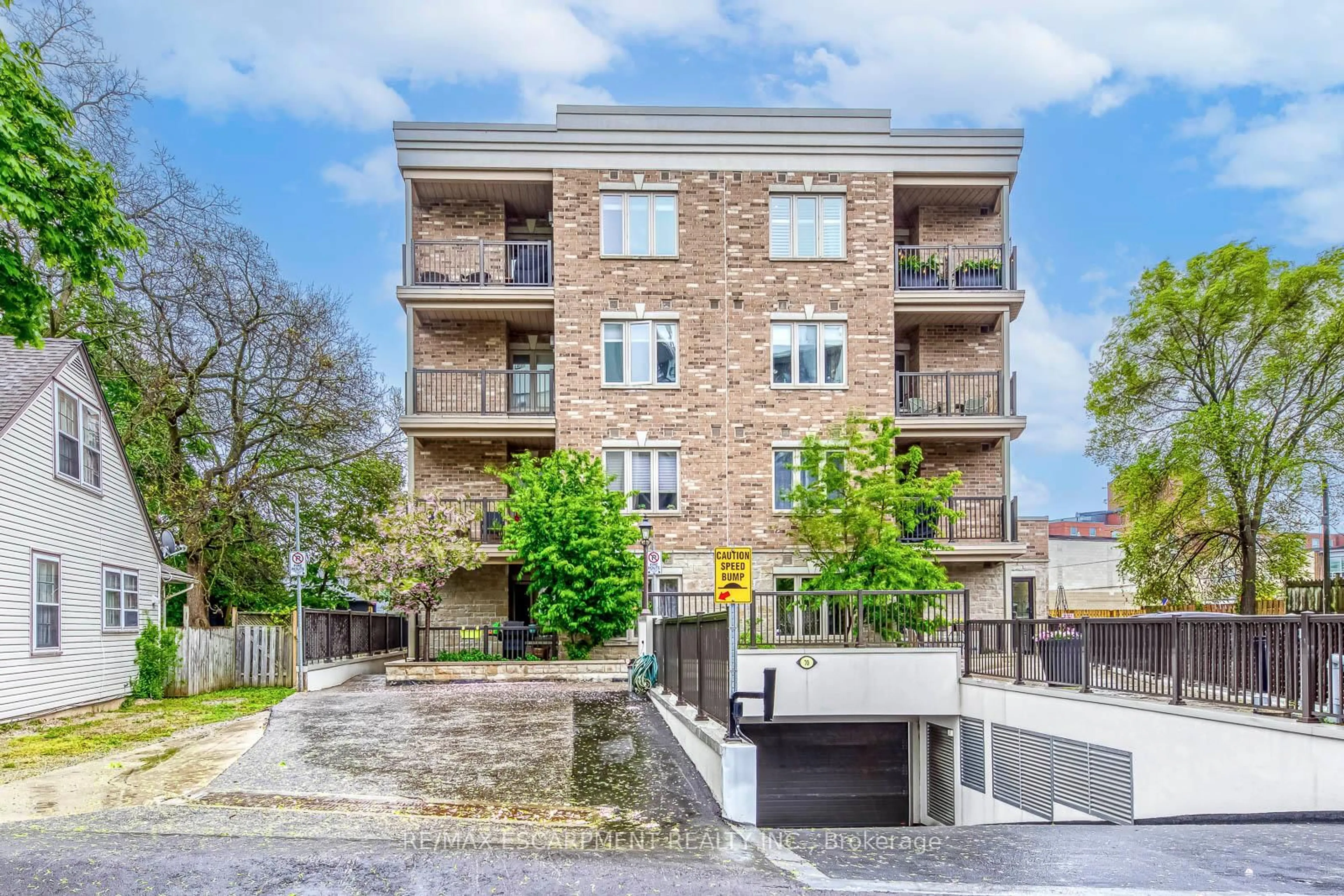 Unknown for 70 Stewart St #401, Oakville Ontario L6K 1X5