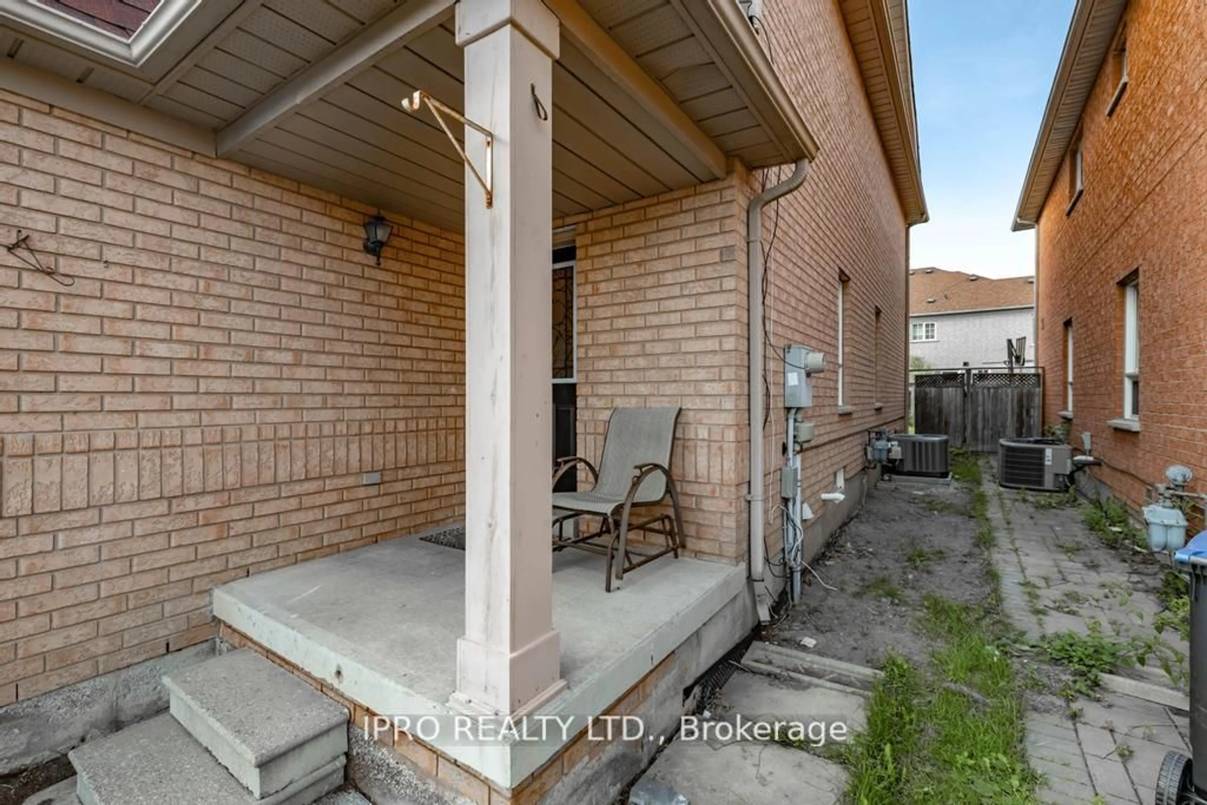 Patio, street for 5935 Churchill Meadows Blvd, Mississauga Ontario L5M 6Y4