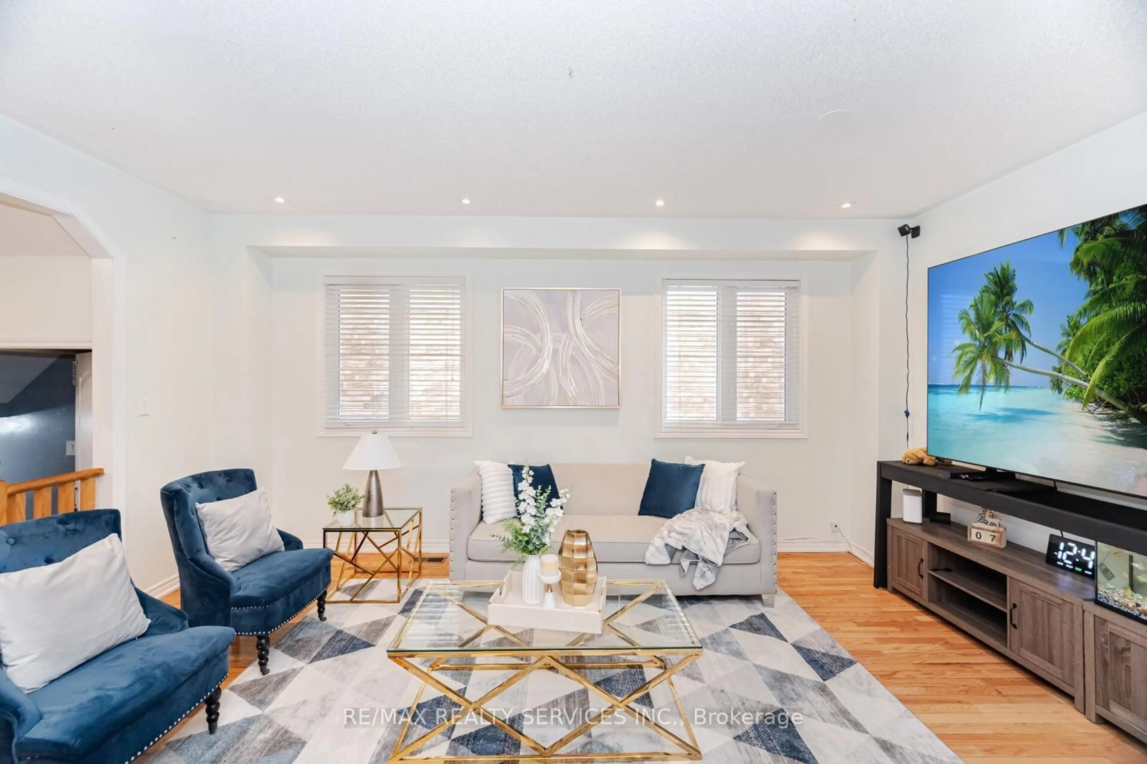 Living room with furniture, unknown for 5 Goswell St, Brampton Ontario L6T 3G8