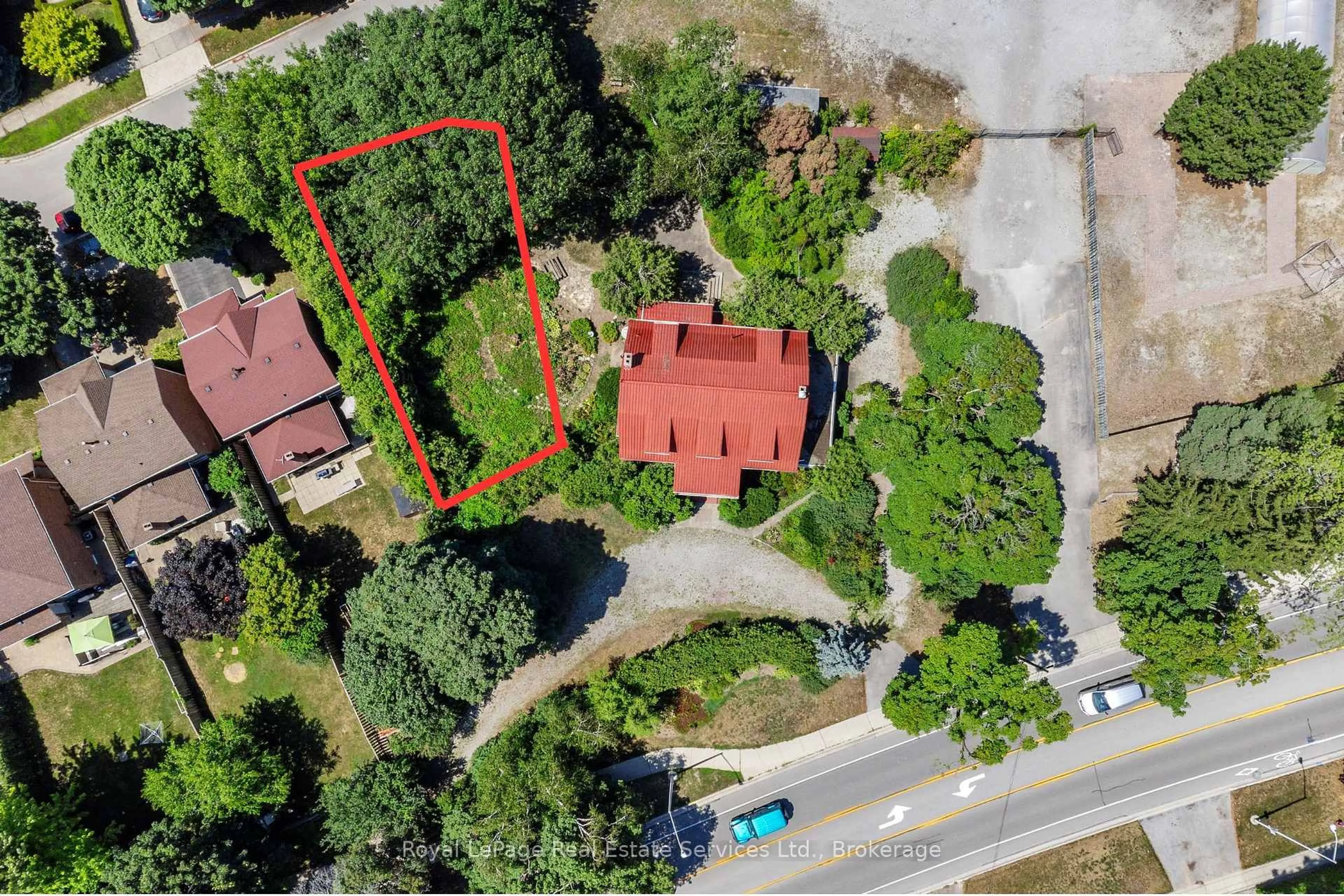 A pic from outside/outdoor area/front of a property/back of a property/a pic from drone, street for 0 Victoria St, Oakville Ontario L6L 5X8