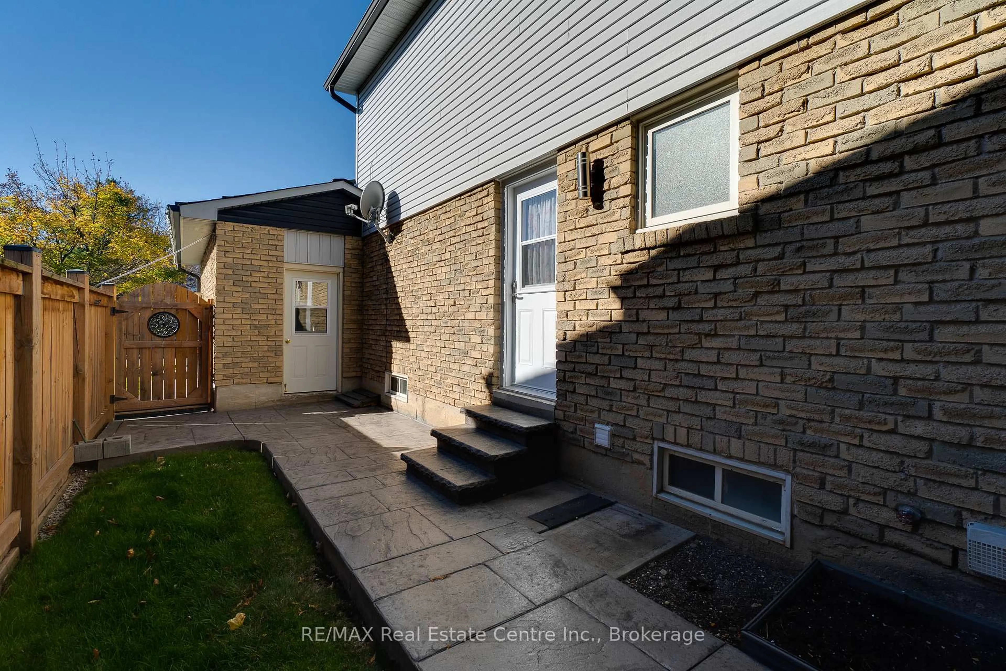 Unknown for 775 Coulson Ave, Milton Ontario L9T 4K2