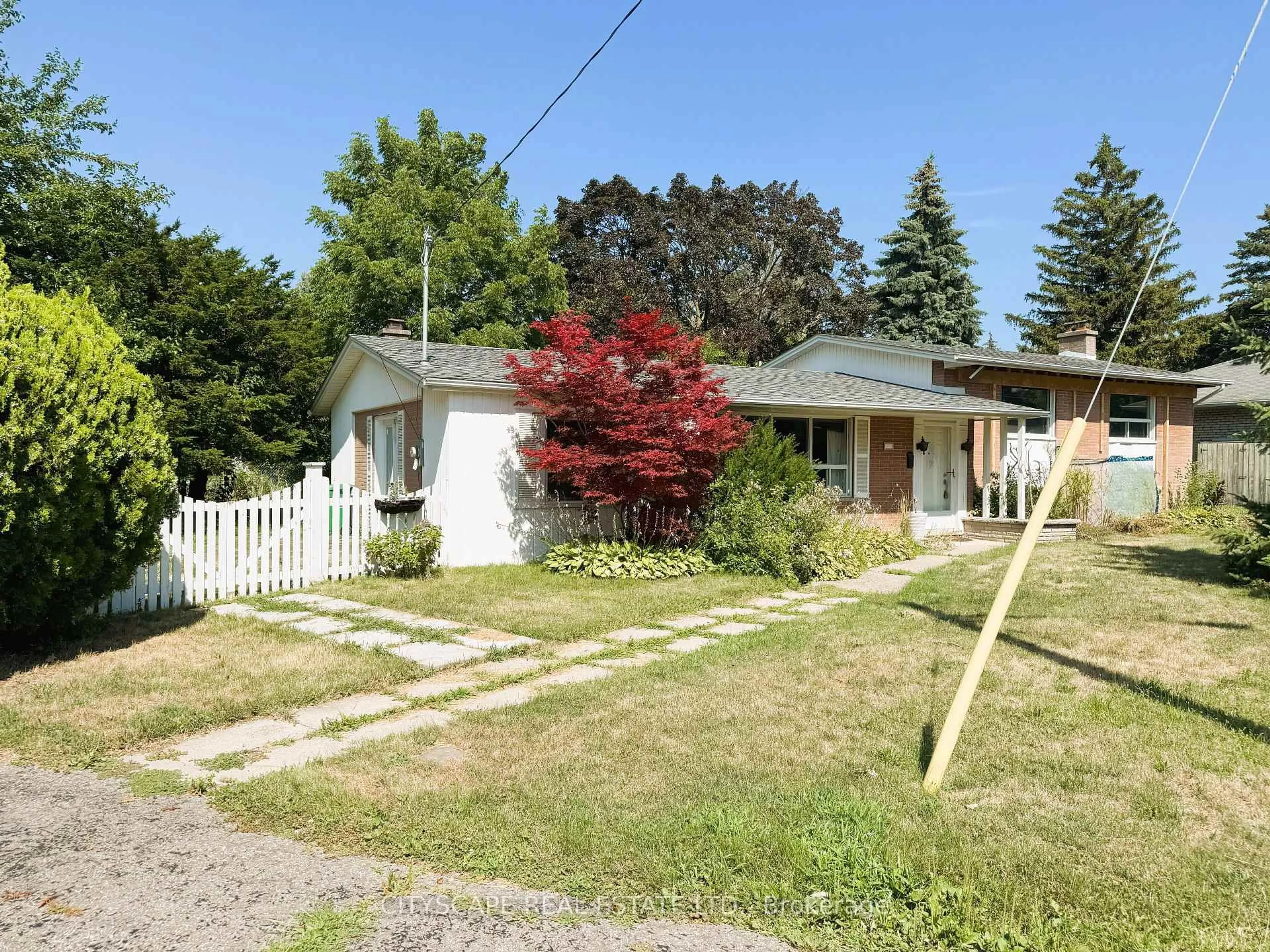 A pic from outside/outdoor area/front of a property/back of a property/a pic from drone, street for 2231 Sidney Dr, Mississauga Ontario L4Y 1Y3
