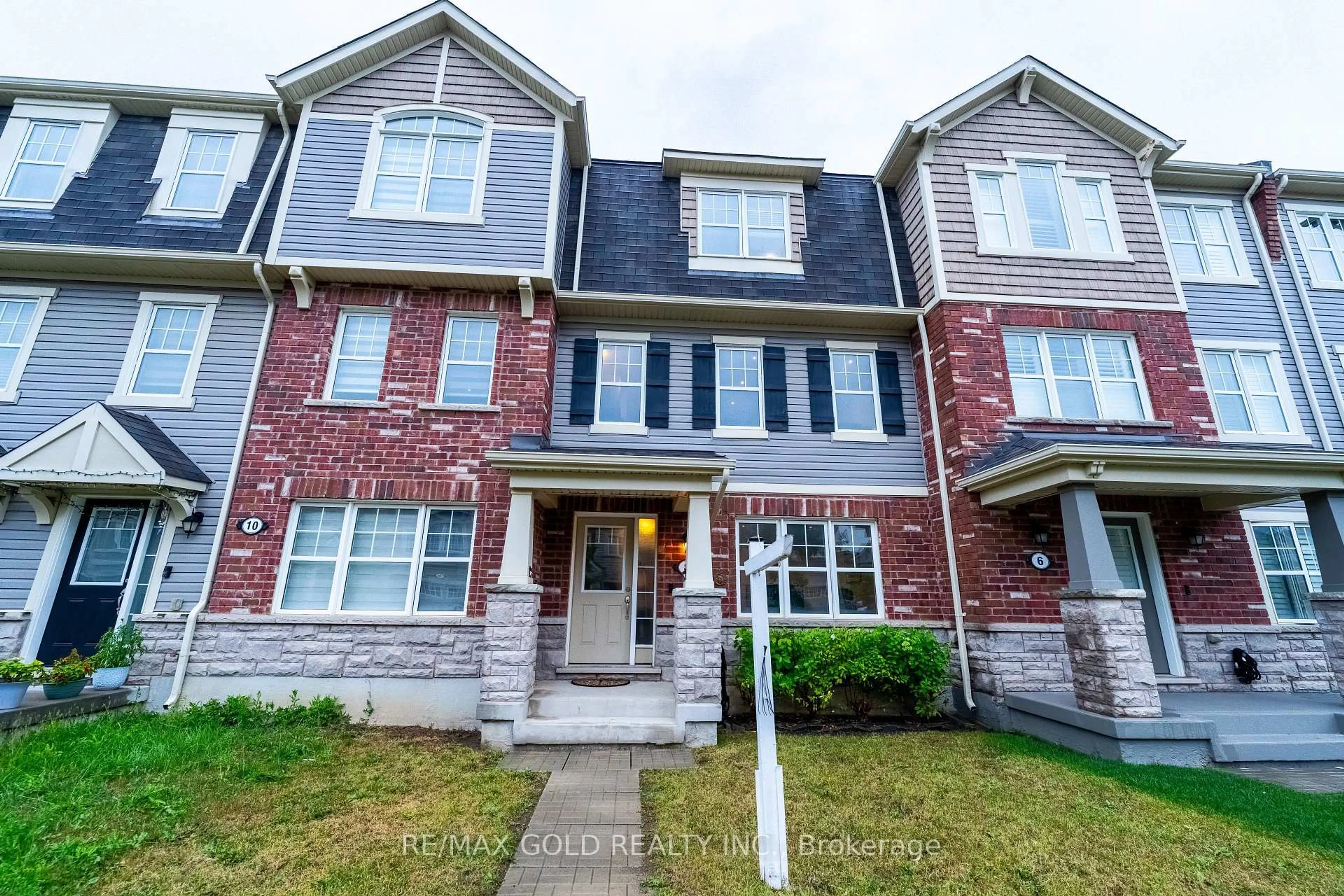 Home with brick exterior material, street for 8 Metro Cres, Brampton Ontario L7A 4P2