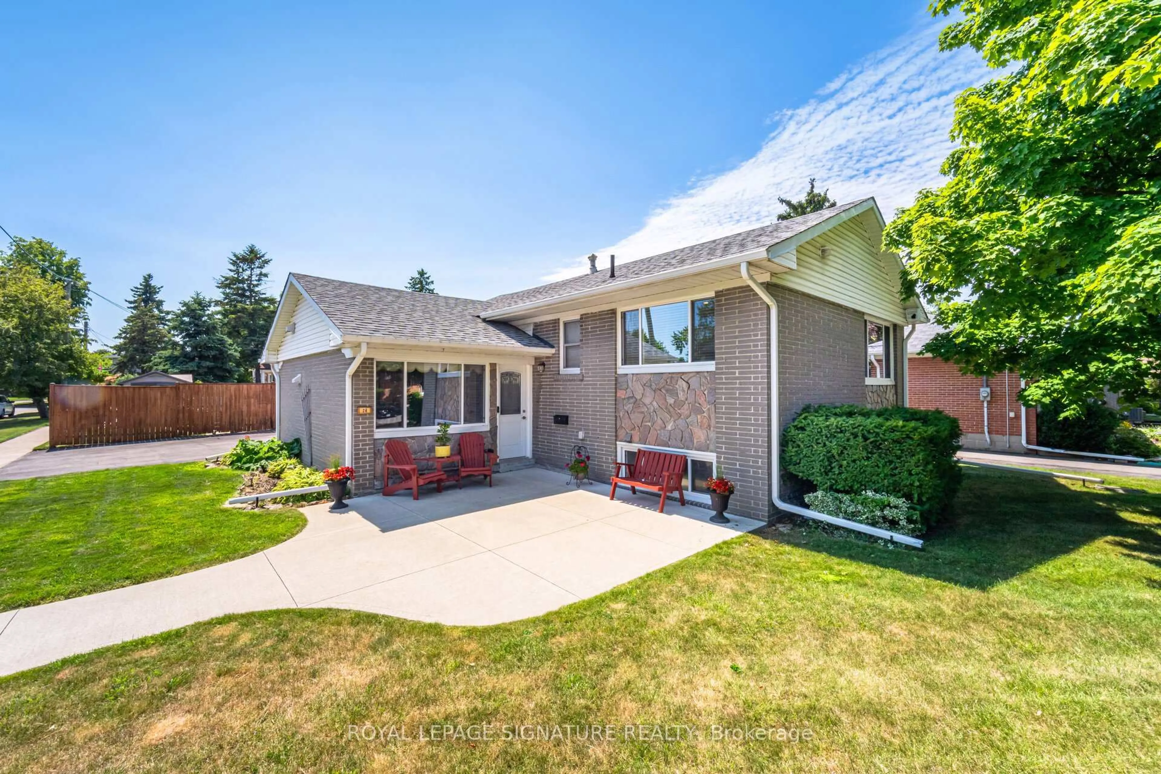 Unknown for 24 Lesbury Ave, Brampton Ontario L6W 3A4