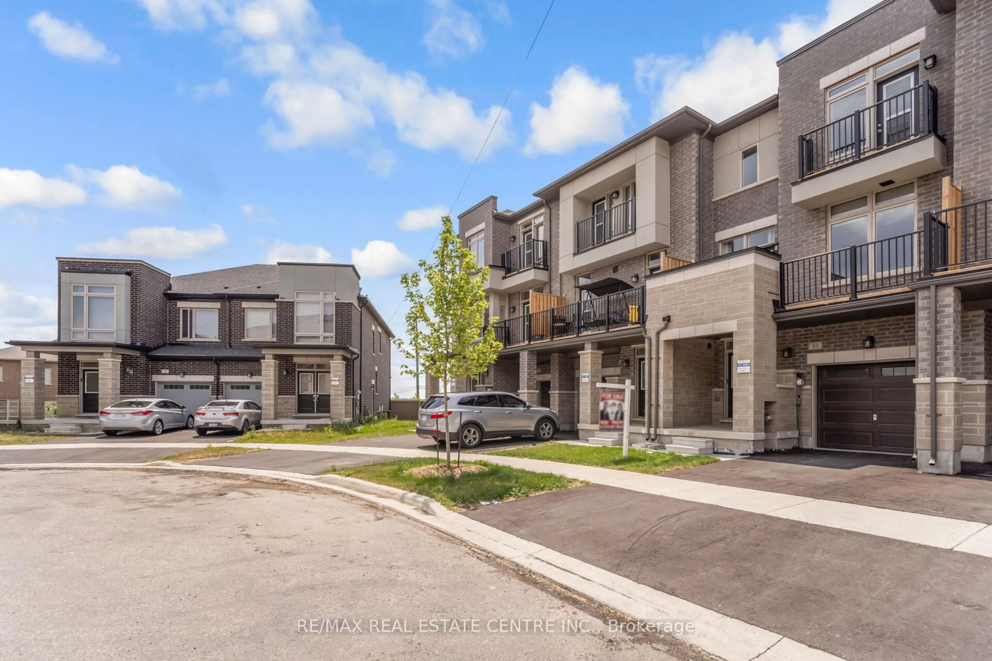 A pic from outside/outdoor area/front of a property/back of a property/a pic from drone, street for 83 Donald Ficht Cres, Brampton Ontario L7A 5H6
