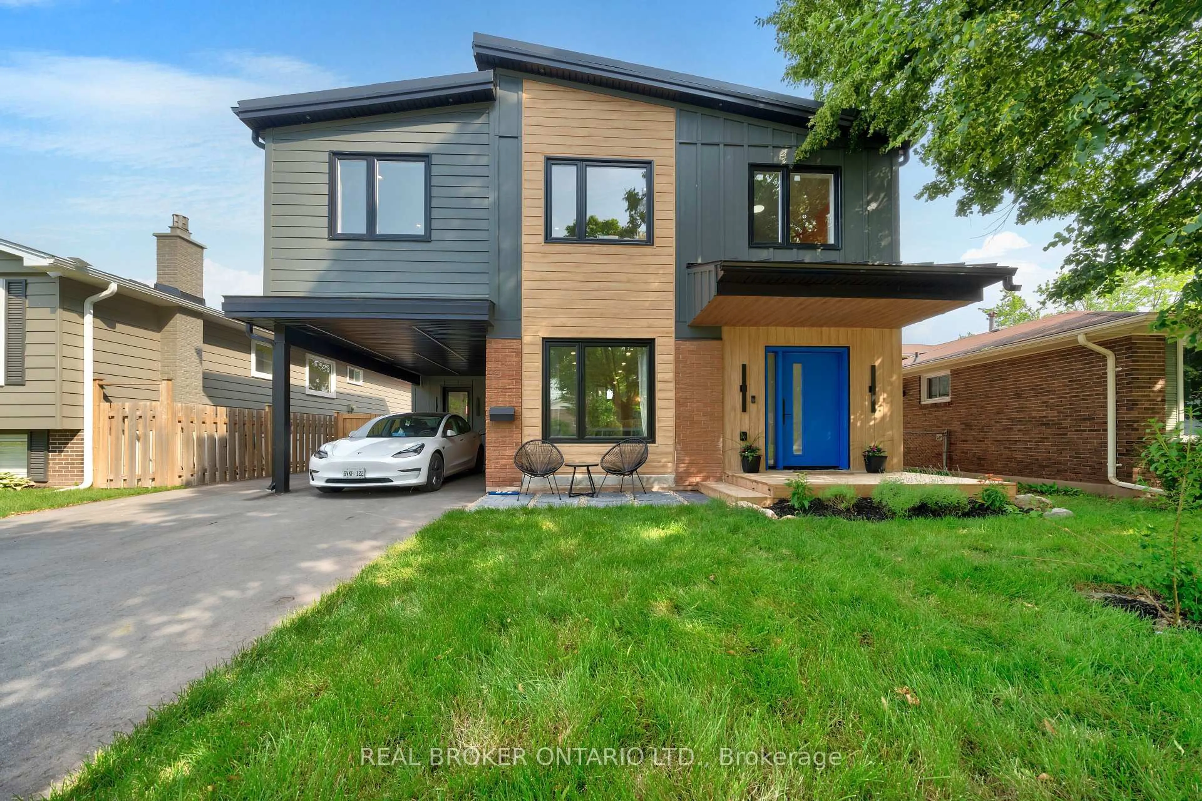 Home with brick exterior material, street for 579 Chamberlain Rd, Burlington Ontario L7L 2V2