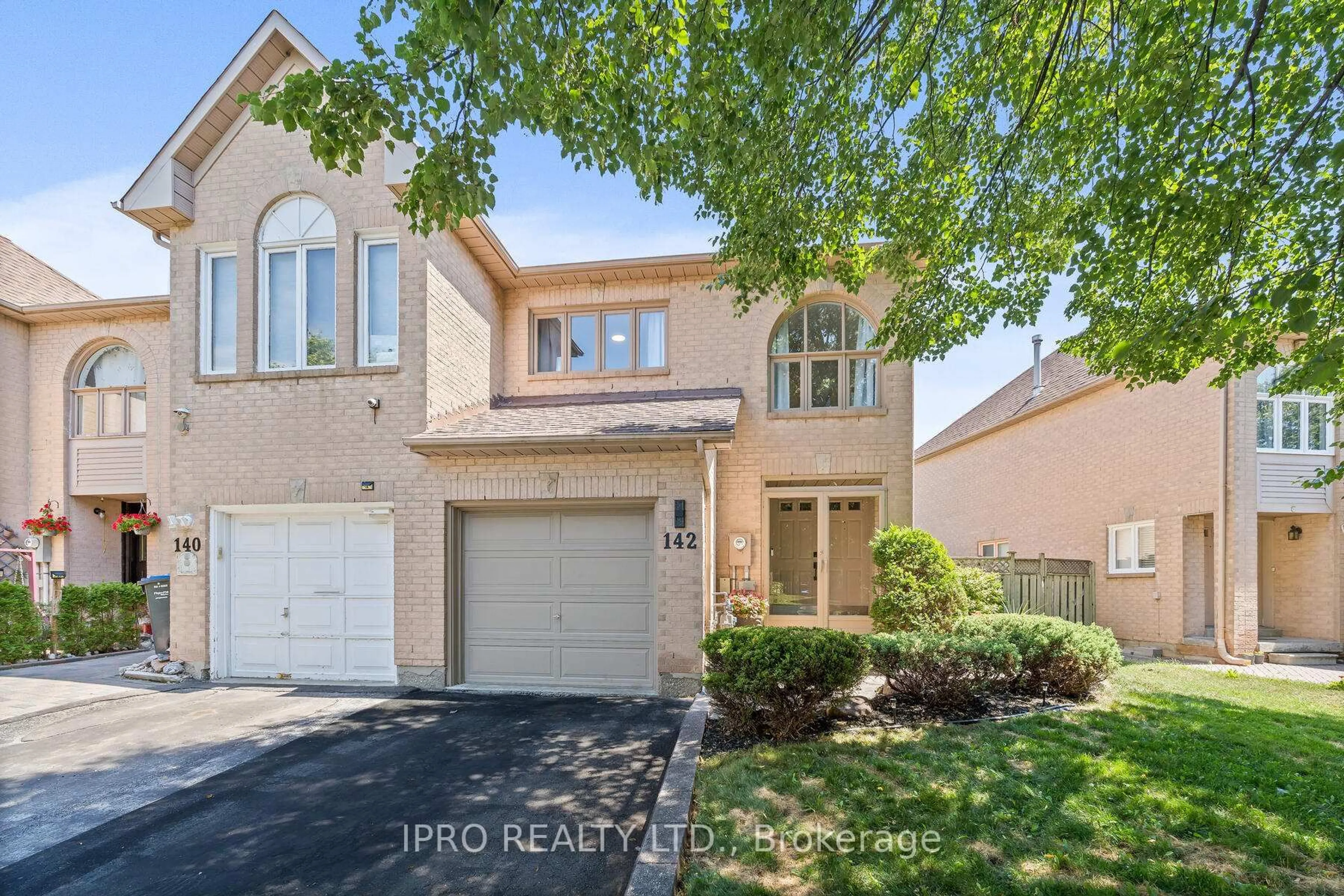 Unknown for 142 Richwood Cres, Brampton Ontario L6X 4N3