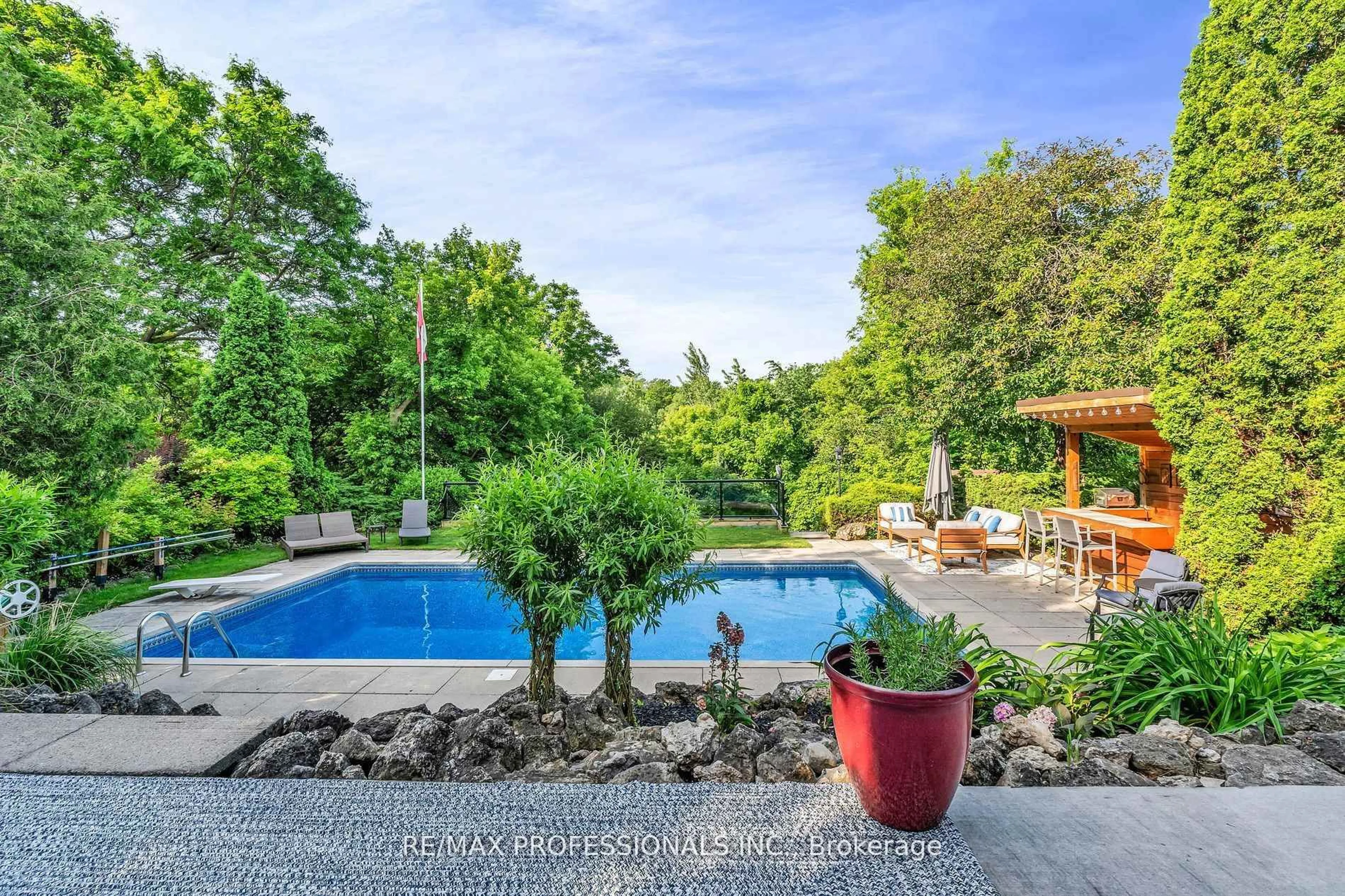 Pool for 53 Decarie Circ, Toronto Ontario M9B 3J1