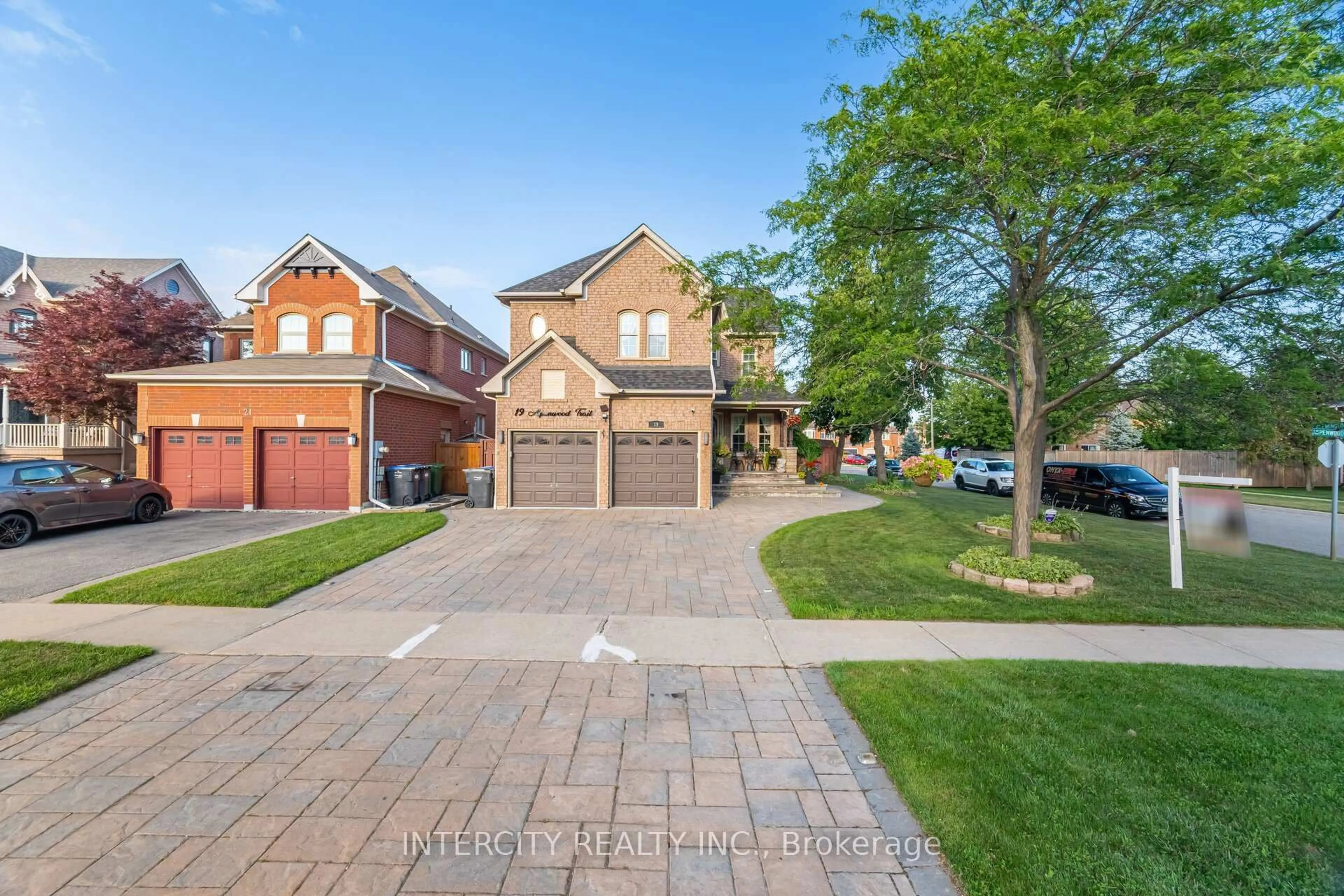 Home with brick exterior material, street for 19 Aspenwood Tr, Caledon Ontario L7C 1B7