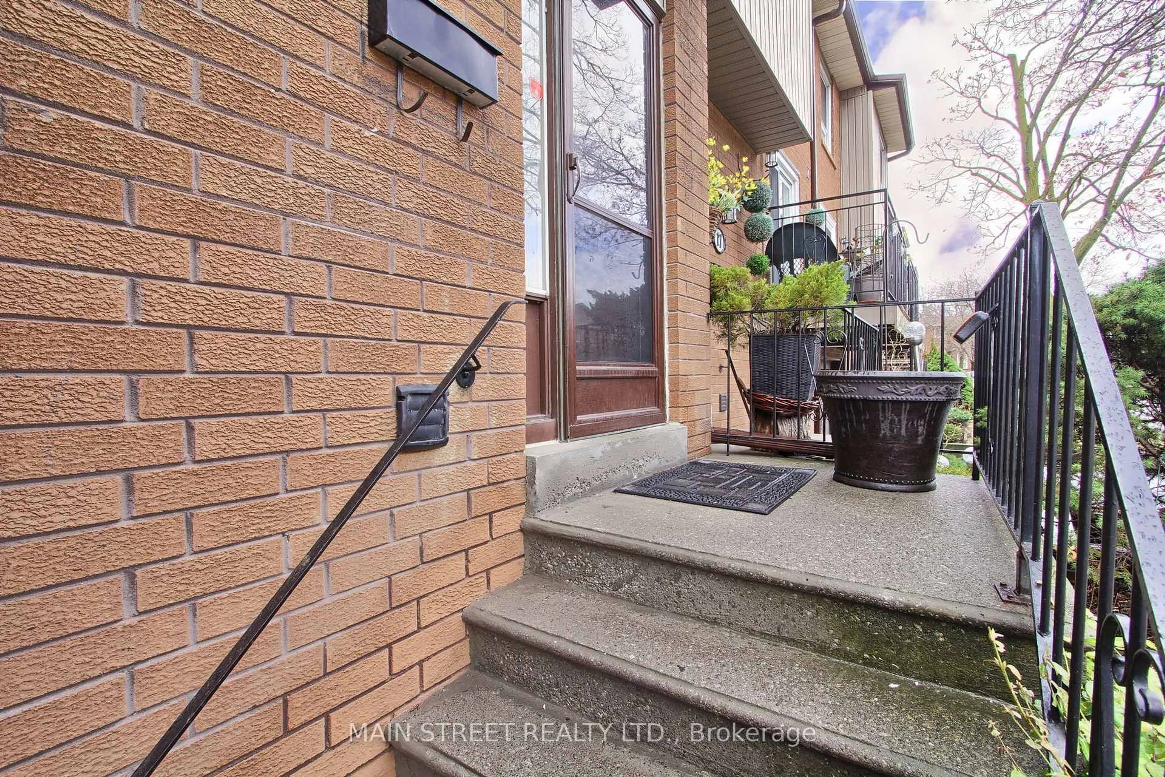 Unknown for 725 Vermouth Ave #18, Mississauga Ontario L5A 3X5