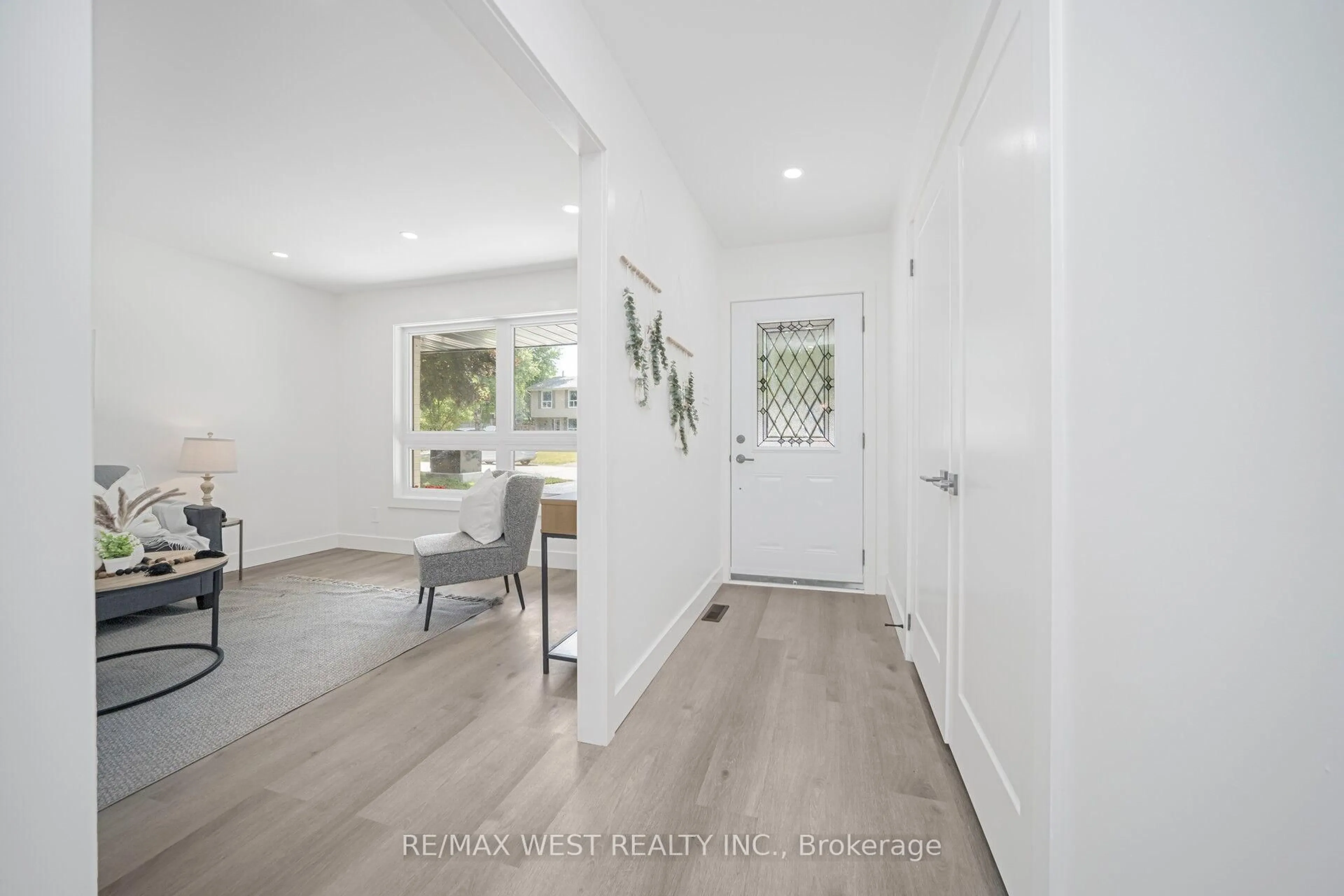 Indoor entryway for 15 Erindale Ave, Orangeville Ontario L9W 2V8