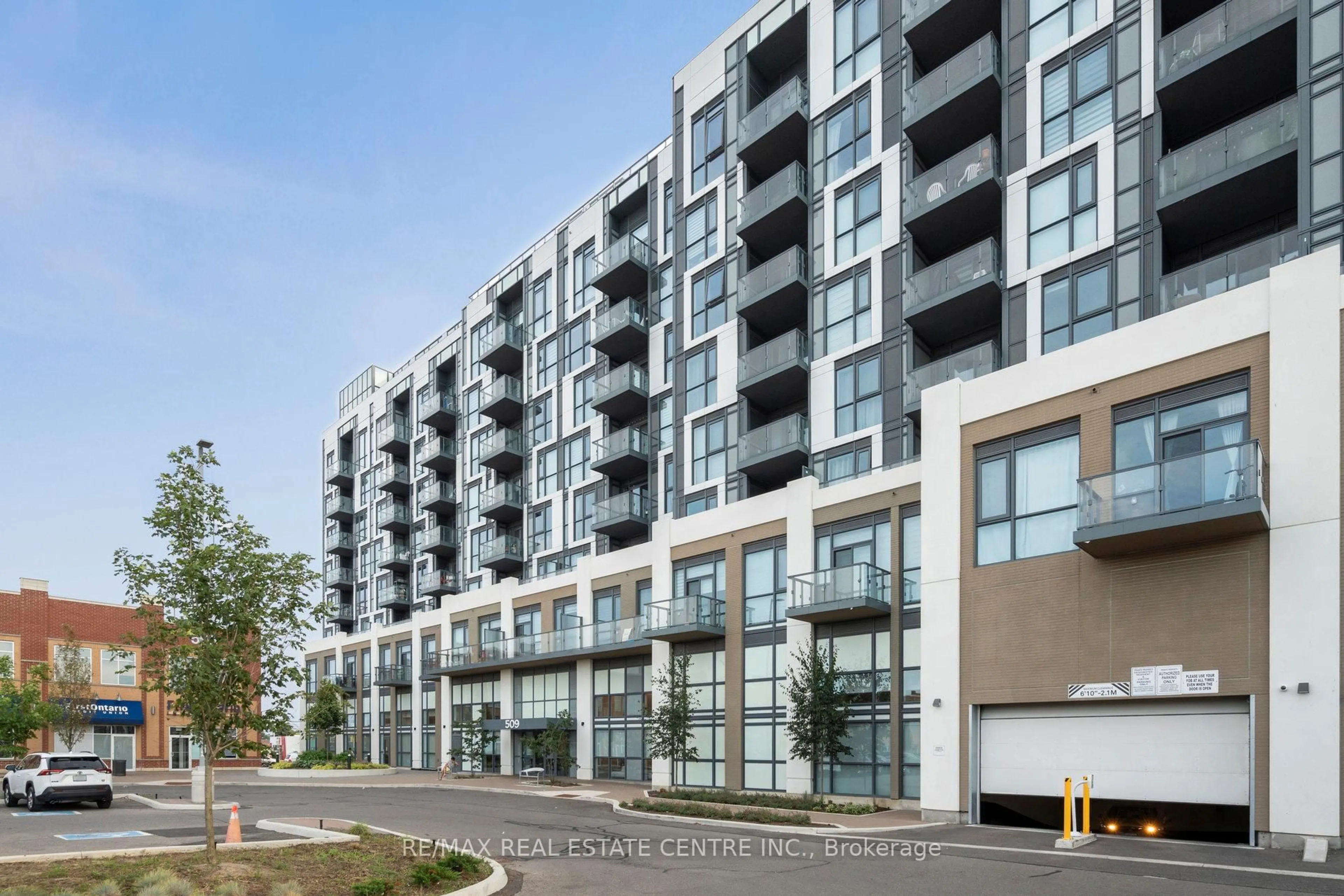 Unknown for 509 Dundas St #804, Oakville Ontario L6M 4M2