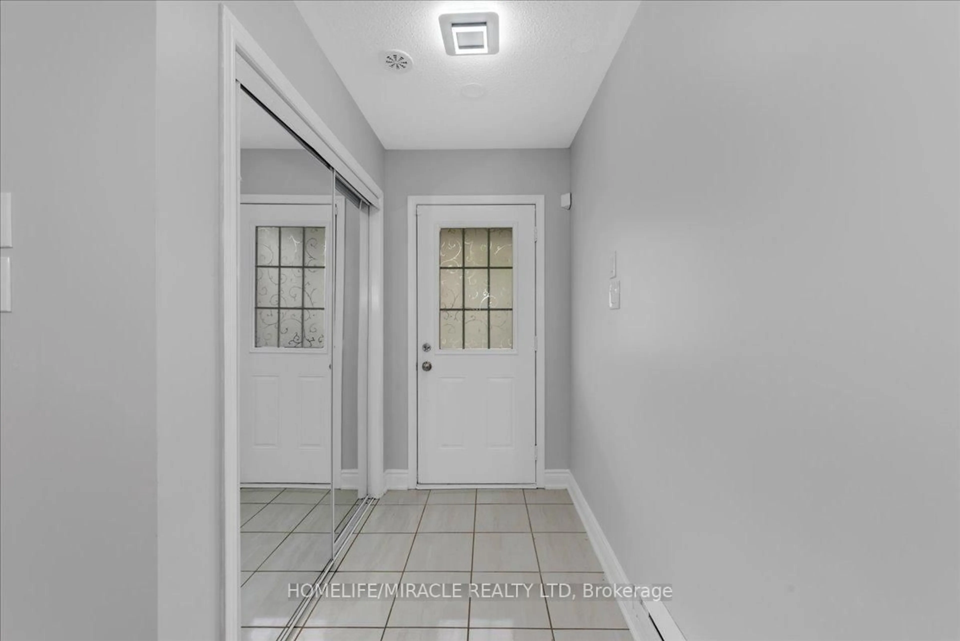 Indoor entryway for 5 Stewardship Rd, Brampton Ontario L7A 4W5