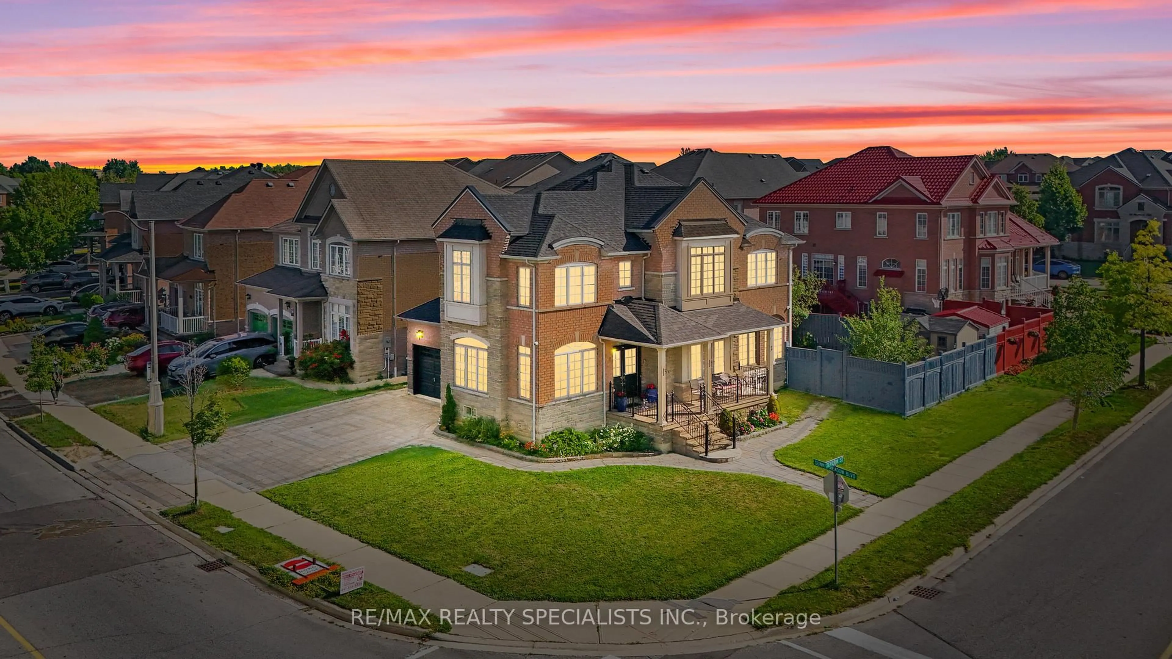 A pic from outside/outdoor area/front of a property/back of a property/a pic from drone, street for 2 Severin St, Brampton Ontario L6R 0R1