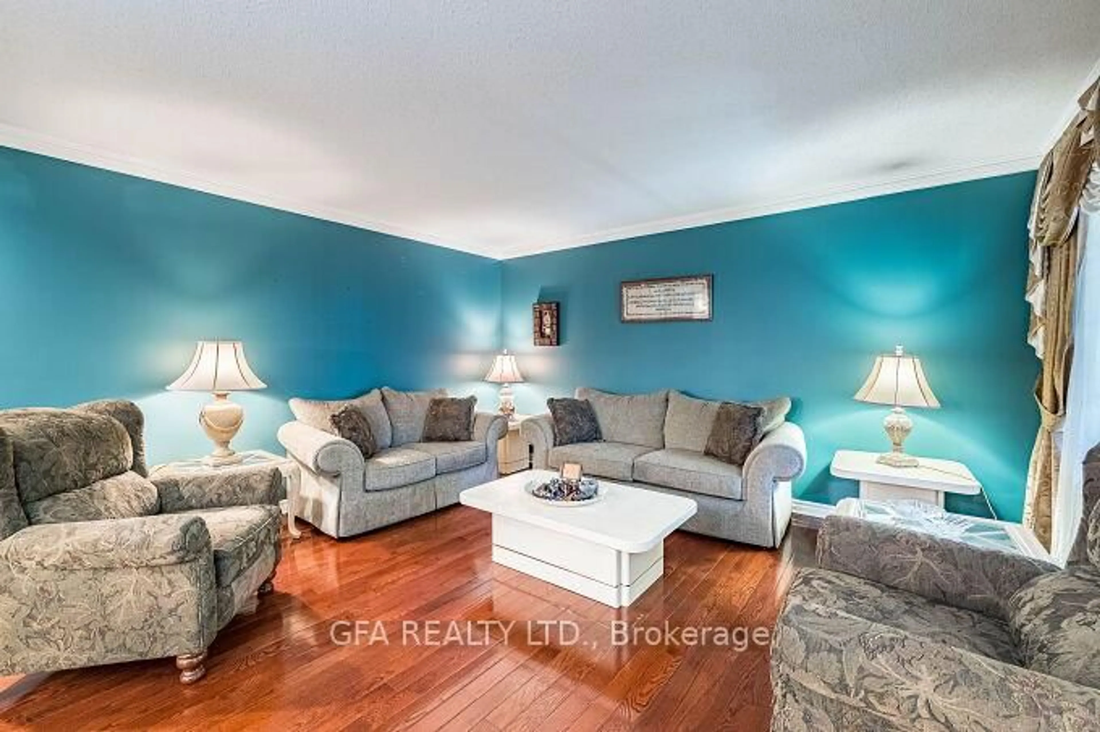 Living room with furniture, unknown for 5580 Middlebury Dr, Mississauga Ontario L5M 5G8