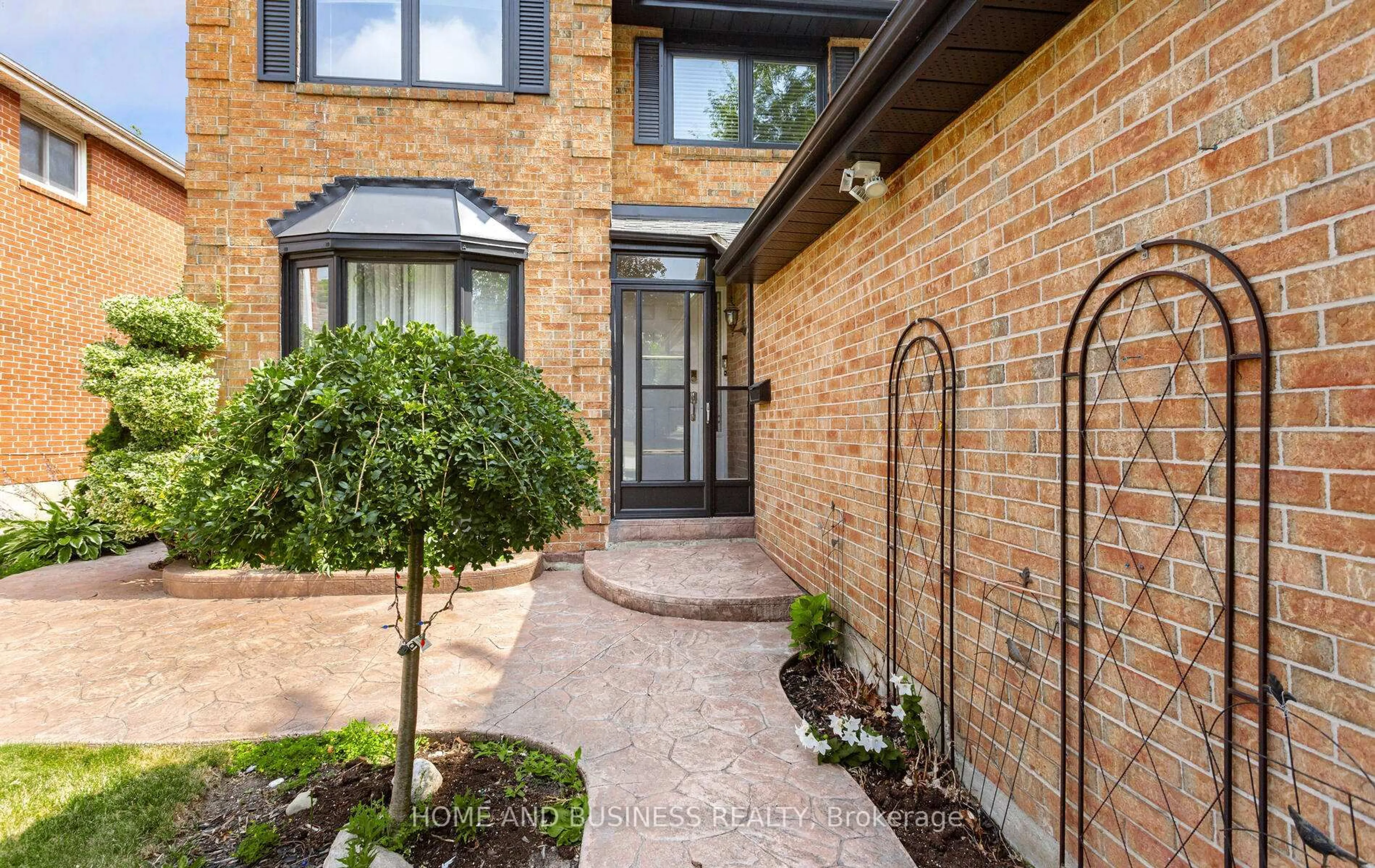Home with brick exterior material, street for 6919 Hickling Cres, Mississauga Ontario L5N 5B1